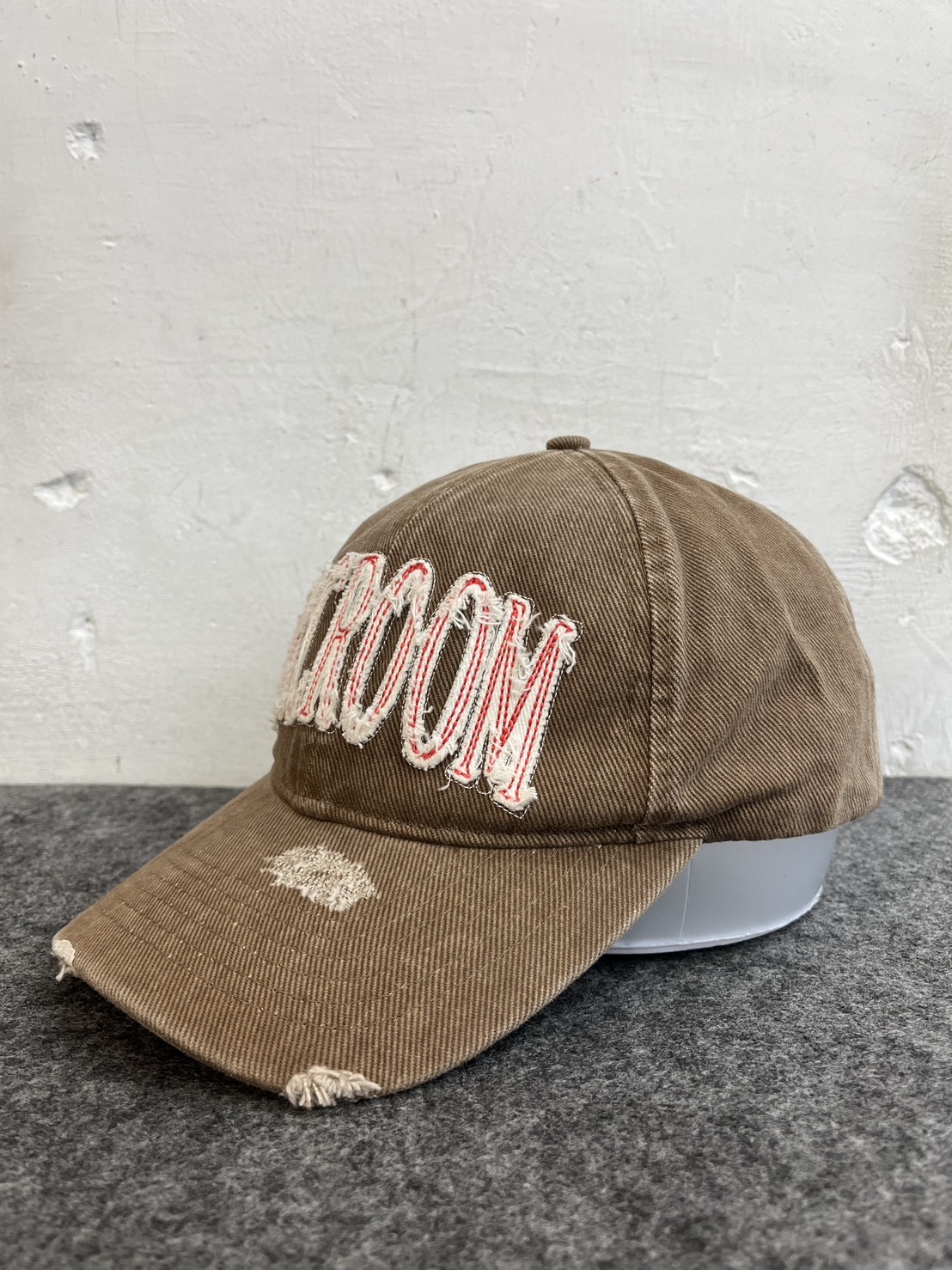 ARC ROOM DAMAGED LOGO CAP BROWN