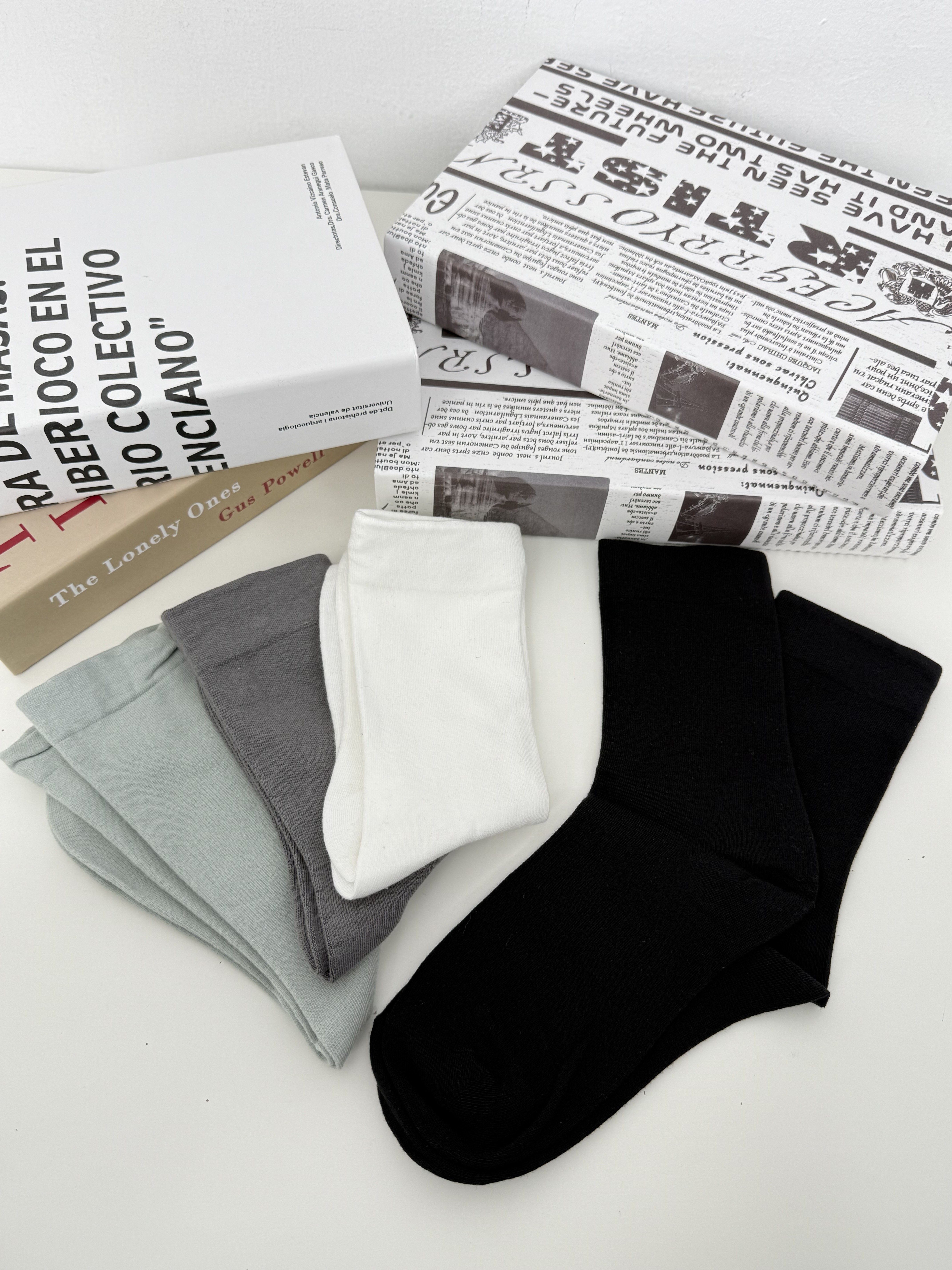 B77‼️買一送一‼️中筒襪