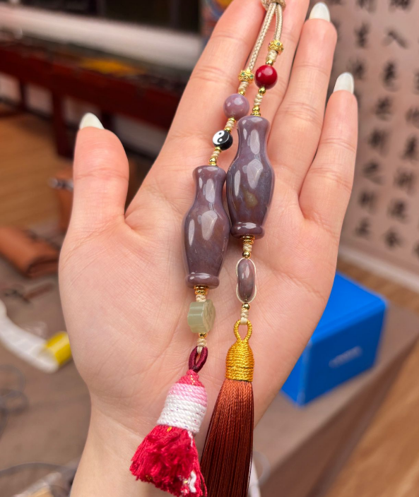 AB260403-H12-紫雲赤焰玉瓶1對平安扣包掛(需客人留姓名，性別，出生年月日，二十字內願望)（一物一證書）(安師兄道場觀音開庫法事加持)(預計5月尾到貨)(只限尖沙咀門市自取不包郵)