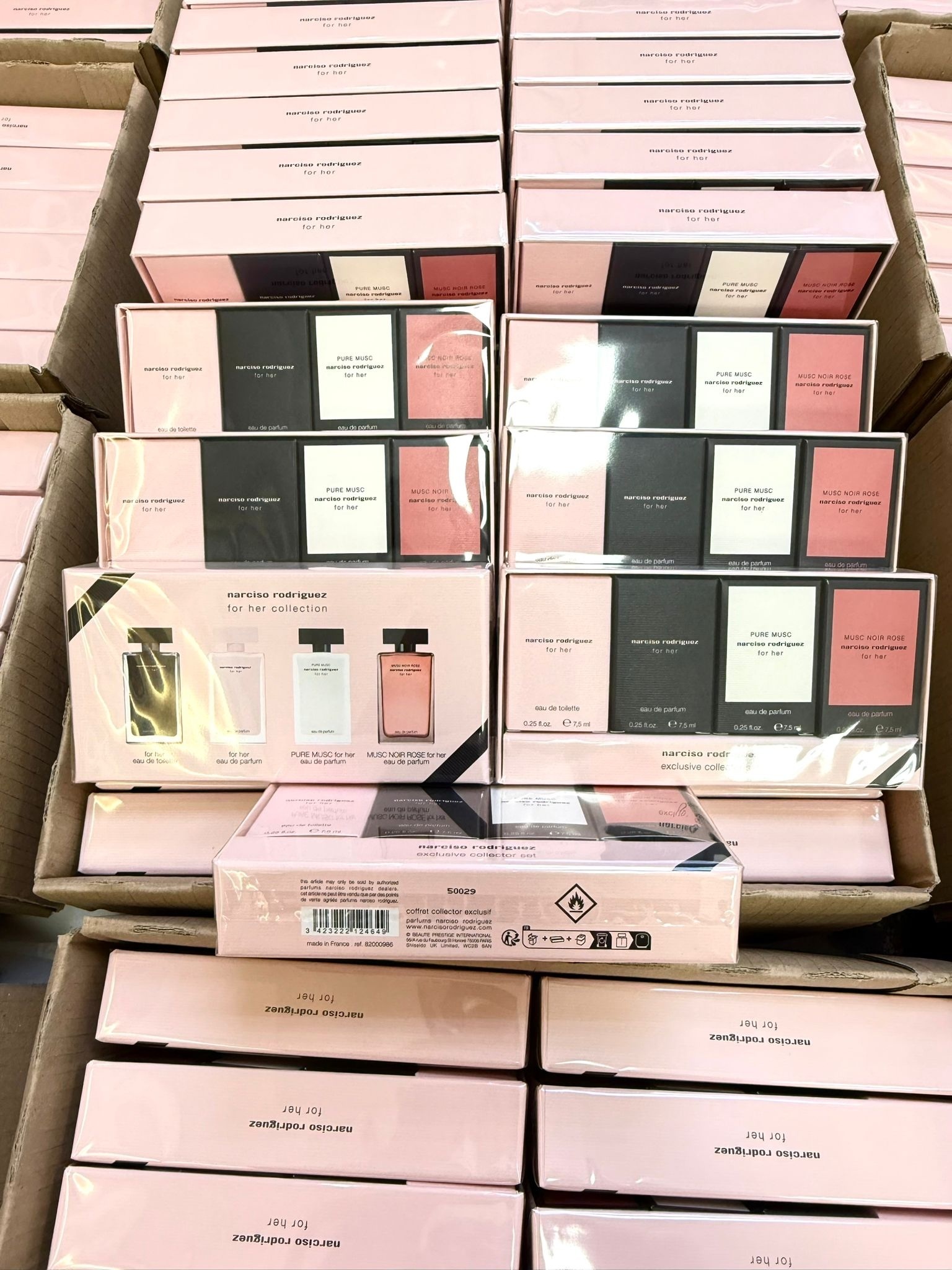 最新特別款😍😍 set超級靚😍😍一貨難求😍😍NARCISO RODRIGUEZ ROR HER 女仕香水四件套(她的同名EDP7.5ML、她的同名EDT7.5ML、纯粹迷情(精纯麝香)EDP7.5ML、深邃玫瑰EDP7.5ML