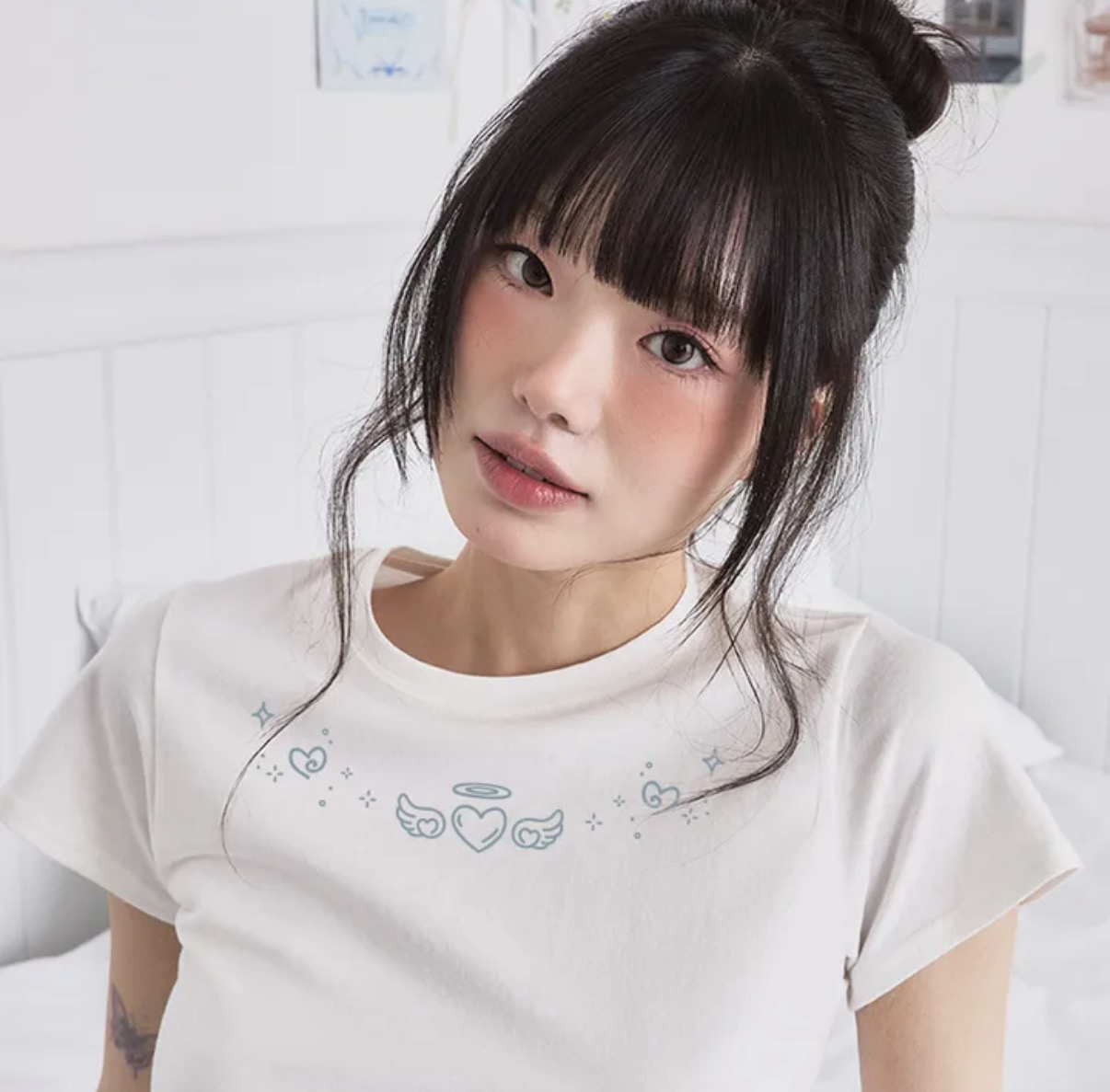 KR ANGEL HEART WINGS TSHIRT (2 COLORS)