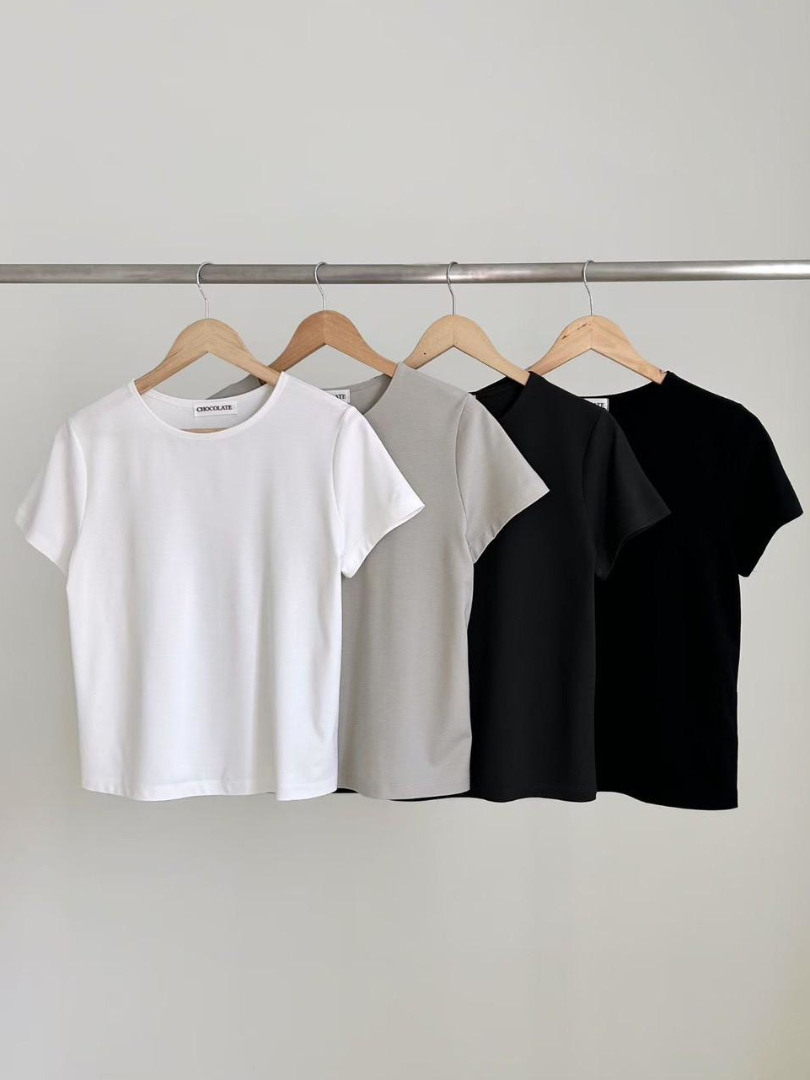 打造簡約卻高級的日常穿搭絲滑上衣