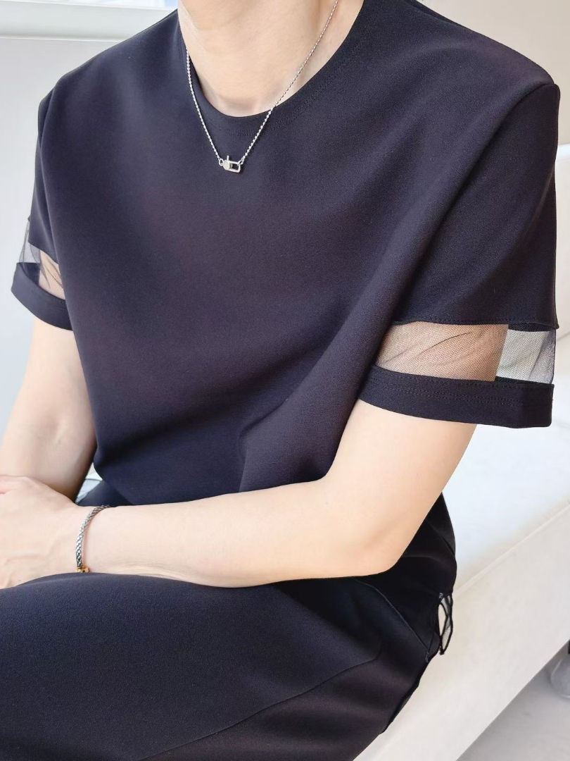 若隱若現的優雅層次感上衣