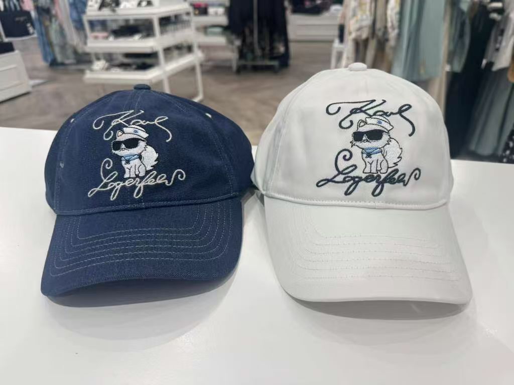 【預購】Karl Lagerfeld H040401 貓咪刺繡棒球帽