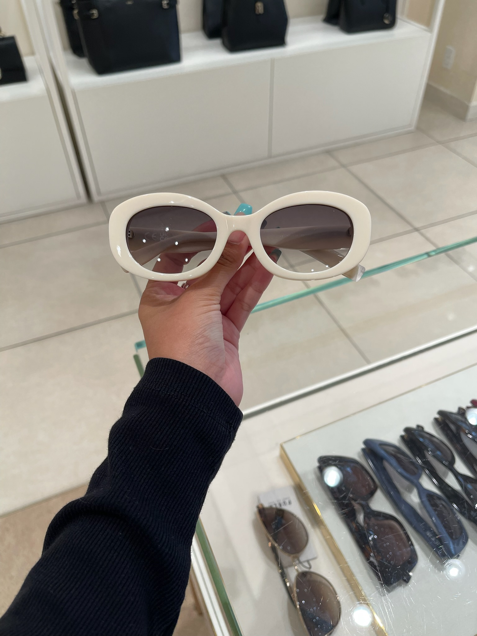 【預購】FURLA H040450 拱門標誌系列橢圓框墨鏡