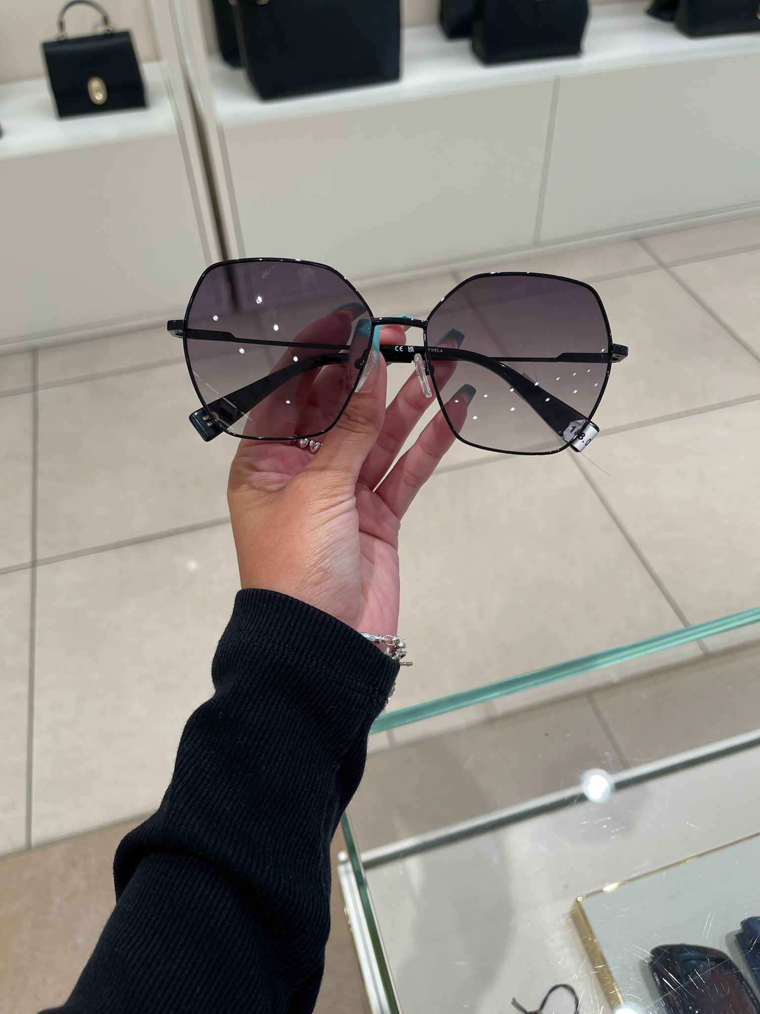 【預購】FURLA H040454 經典系列六角大框墨鏡