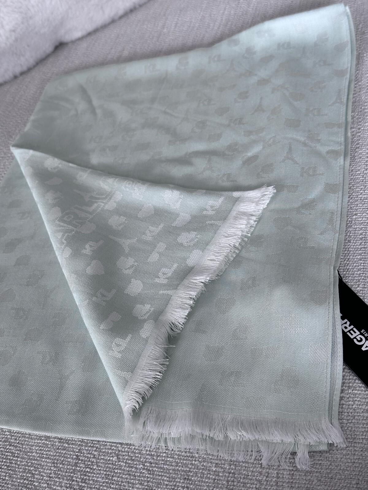 RY01 KL 薄荷綠色絲巾 (心心+巴黎鐵塔)