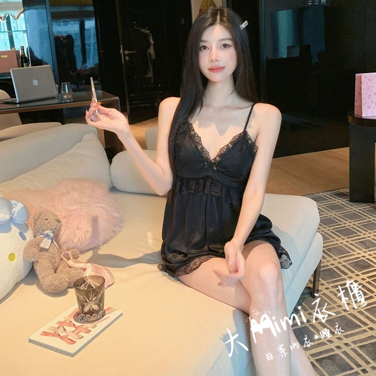 繽紛迷情｜蕾絲荷葉吊帶兩件式睡衣