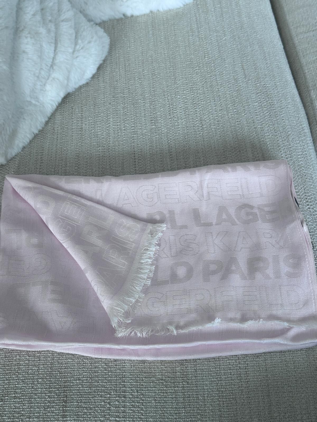 RY03 KL 粉紅色logo字絲巾