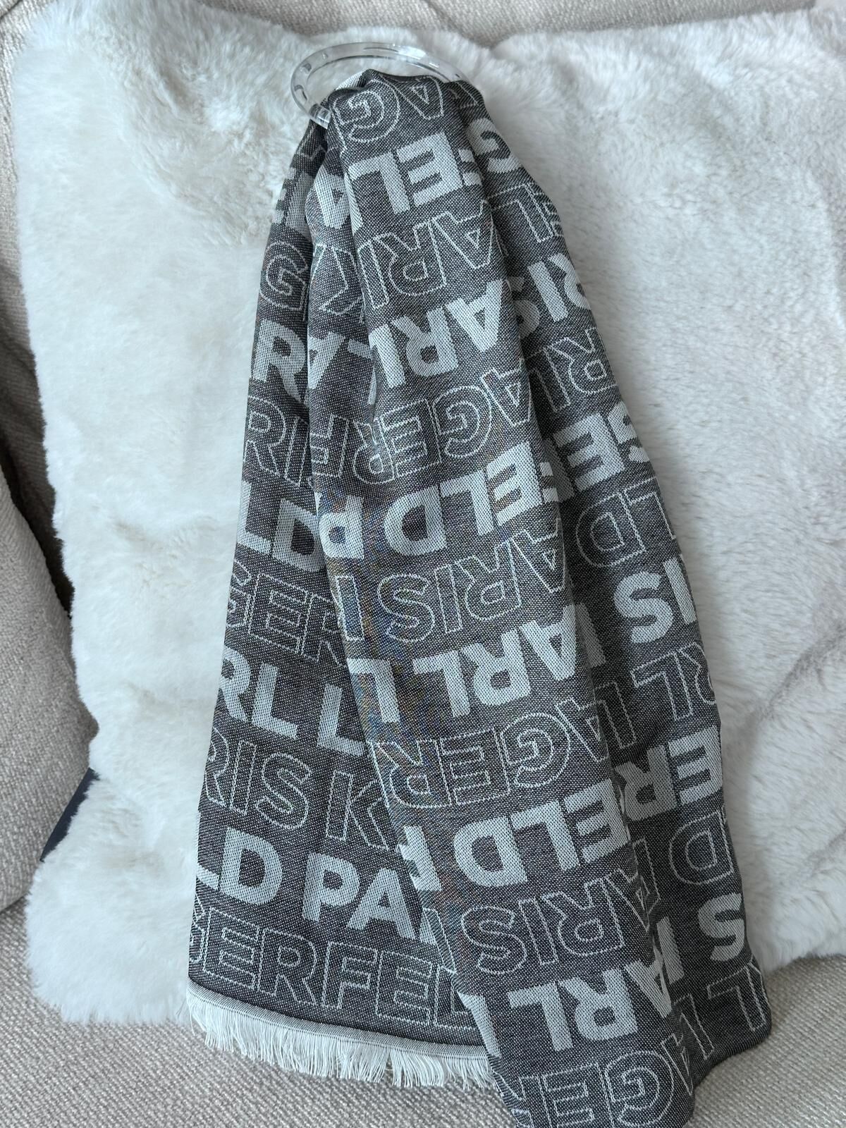 RY04 KL 灰黑拼灰白色logo字絲巾 Karl Icon Pashmina