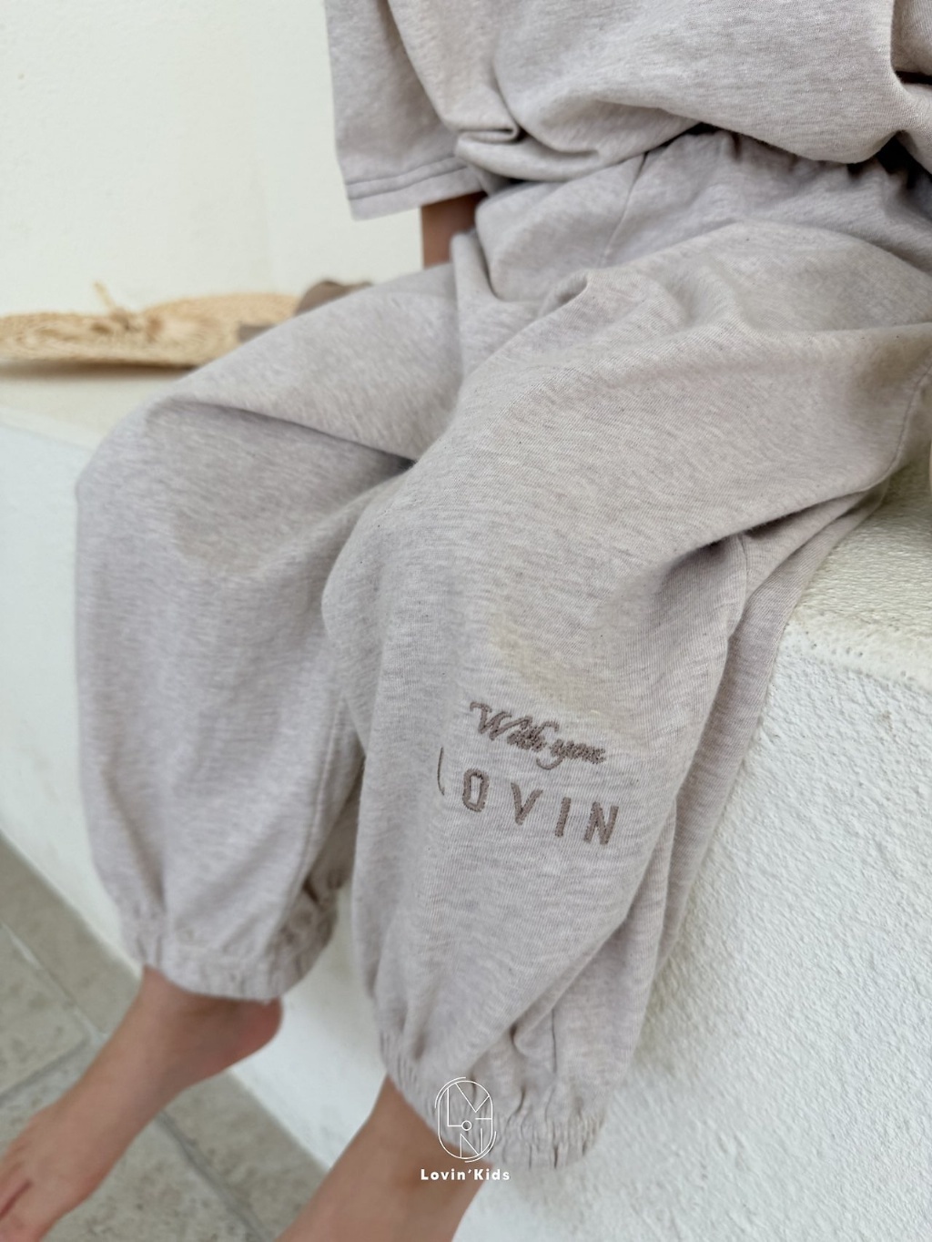 正韓夏LoVin 兩色字母lovin運動褲