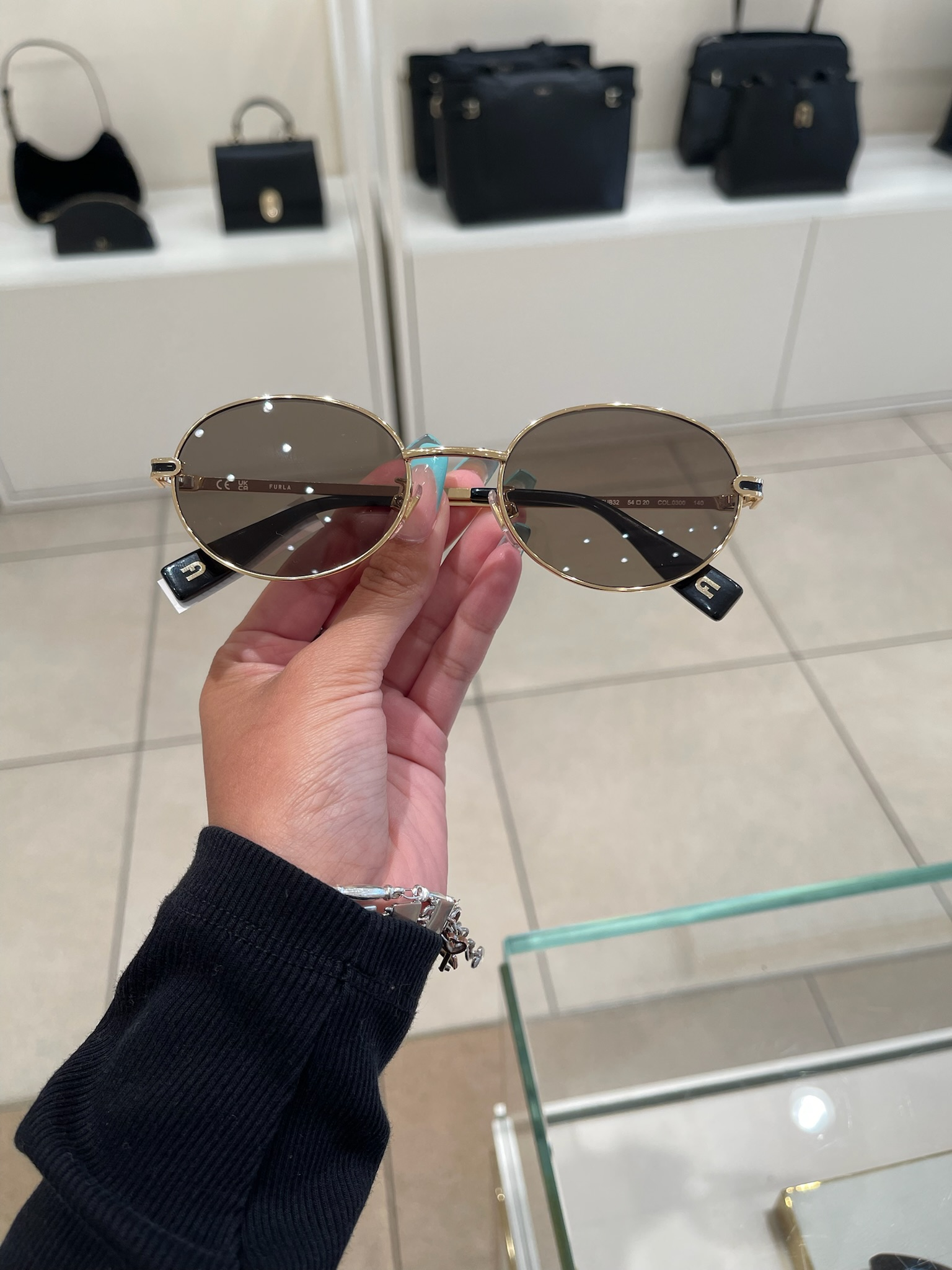 【預購】FURLA H040456 經典系列橢圓框金屬墨鏡