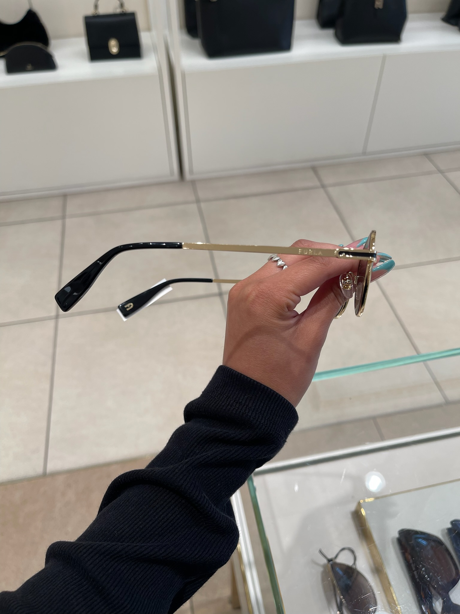 【預購】FURLA H040456 經典系列橢圓框金屬墨鏡