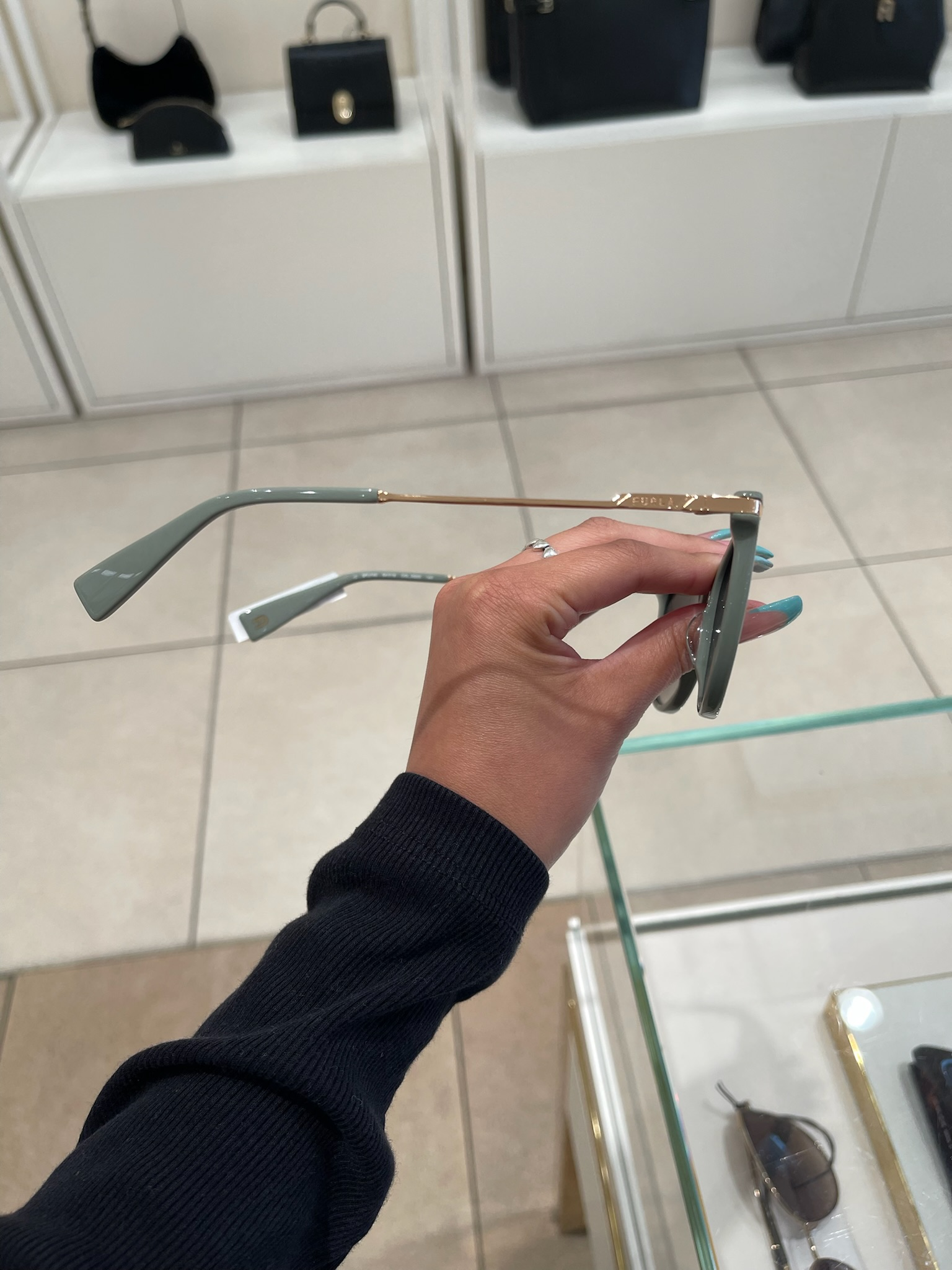 【預購】FURLA H040458 蝴蝶框太陽眼鏡