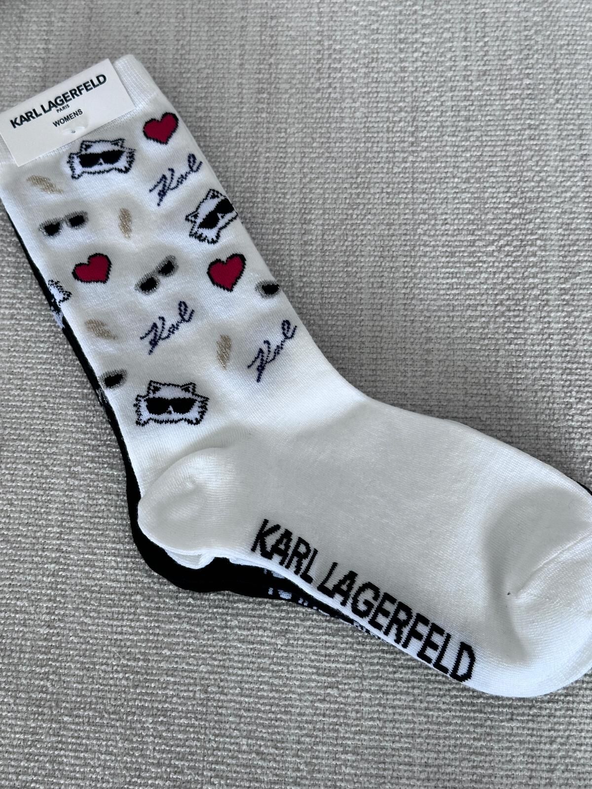 RY10 KL 黑白紅色圖案 中長襪 US5-10 (黑色x1對+白色x1對)