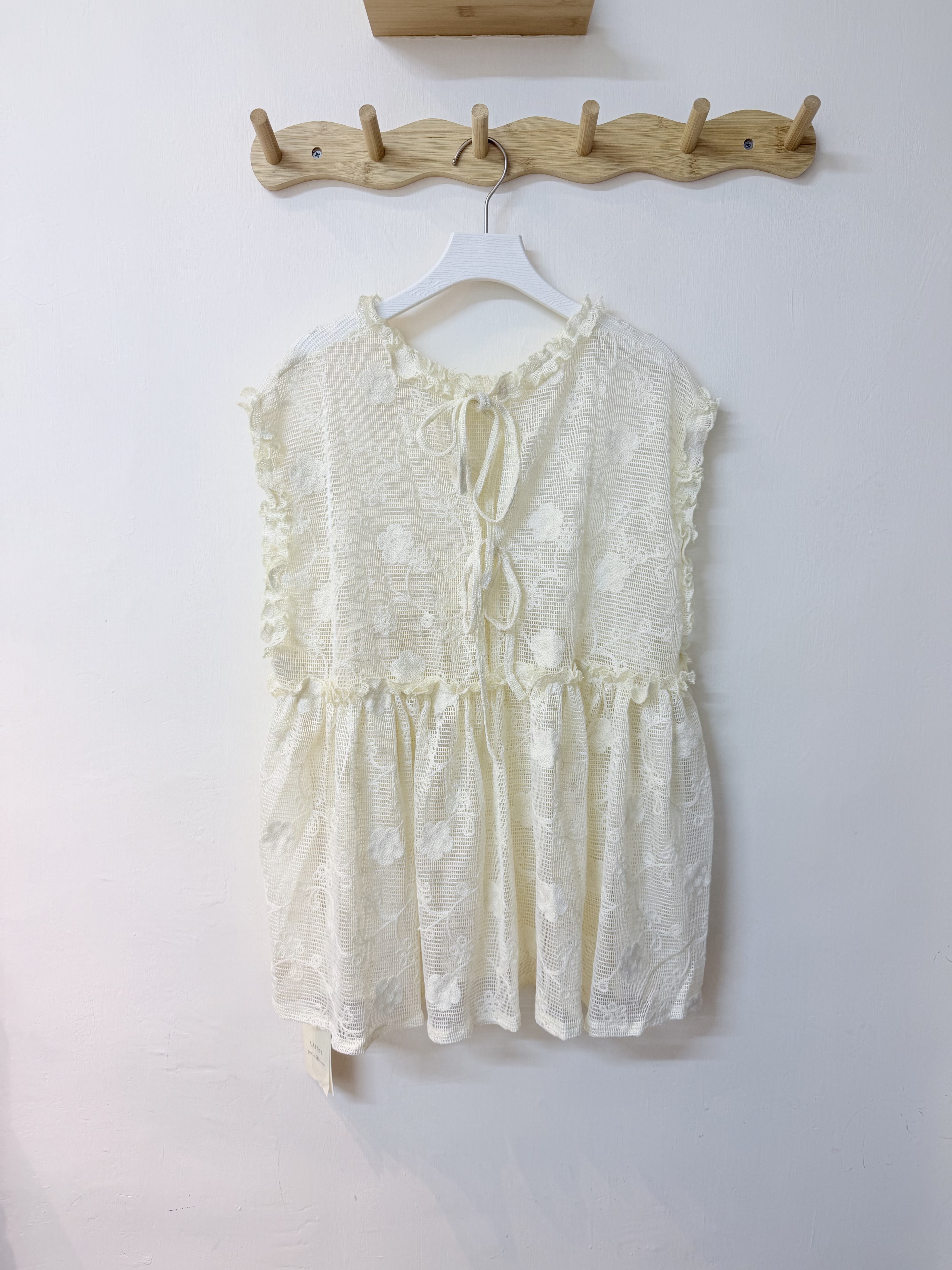 針織刺繡花紋背心外搭