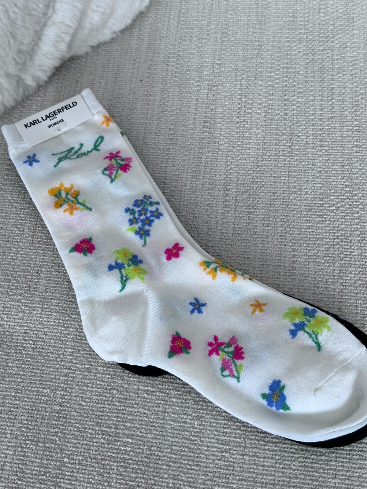 RY11 KL 彩色花花中長襪 US5-10 (黑色x1對+白色x1對)