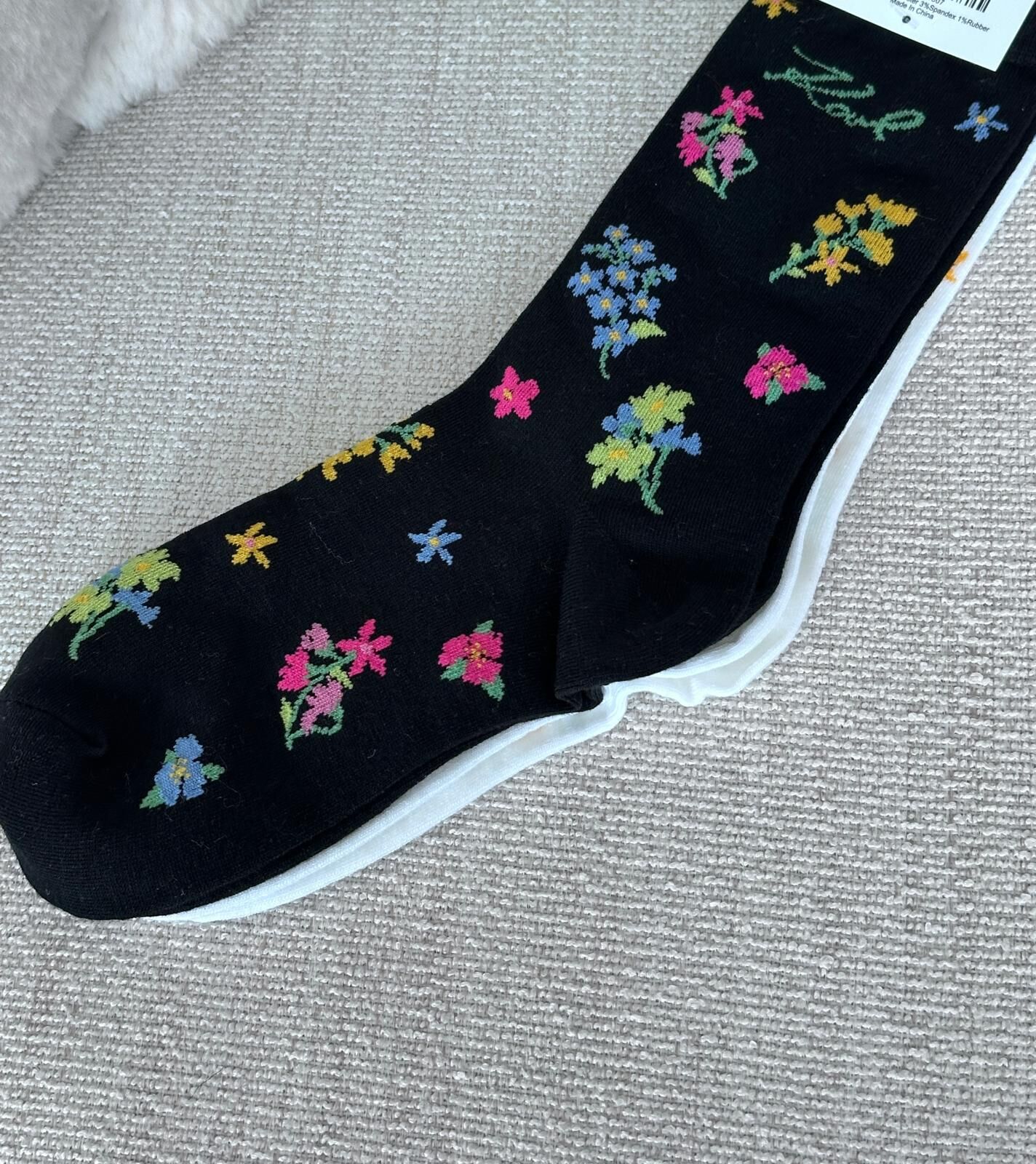 RY11 KL 彩色花花中長襪 US5-10 (黑色x1對+白色x1對)