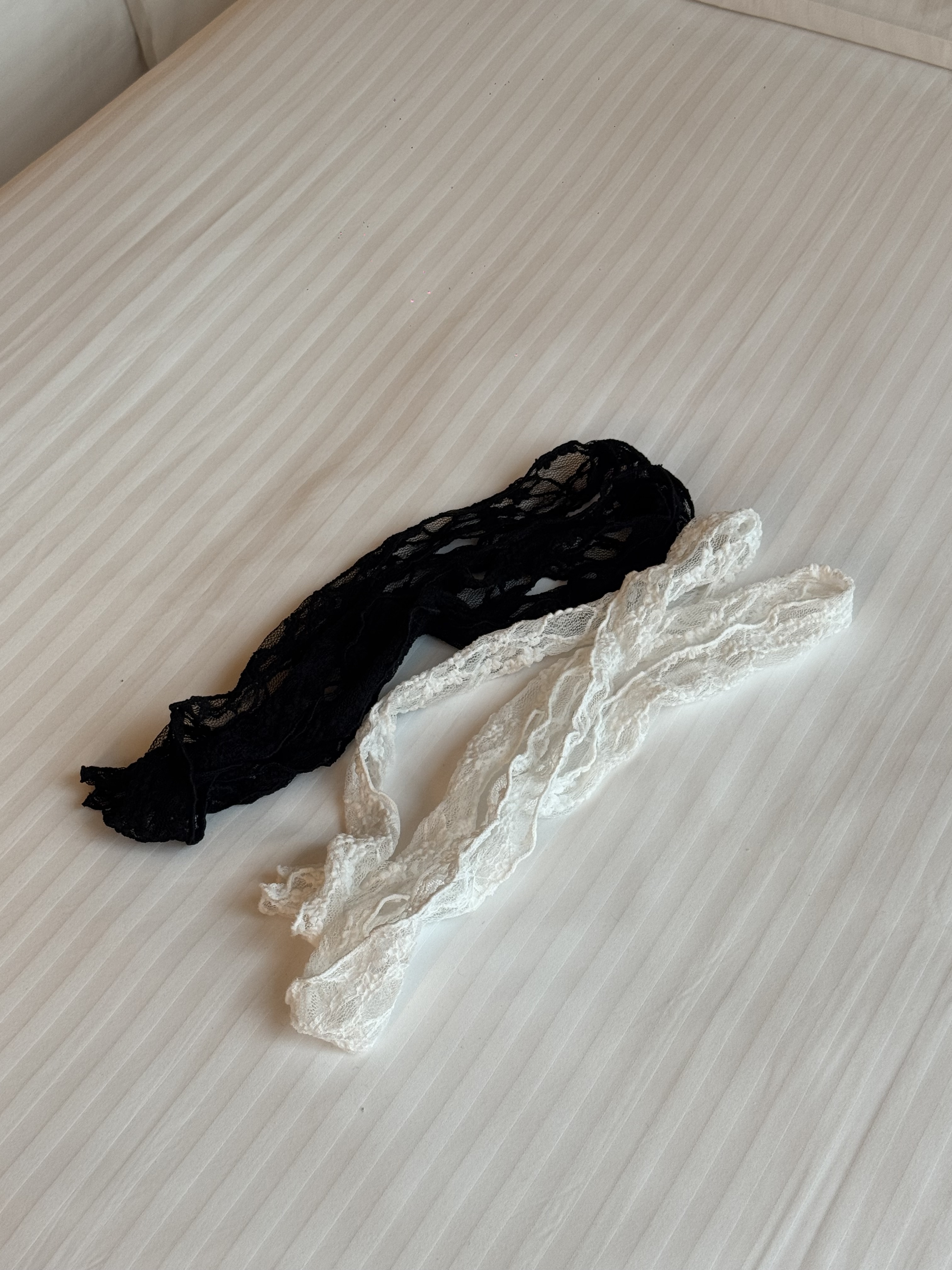 (訂購)必買時尚LACE小頸巾 AC260401(黑/白)