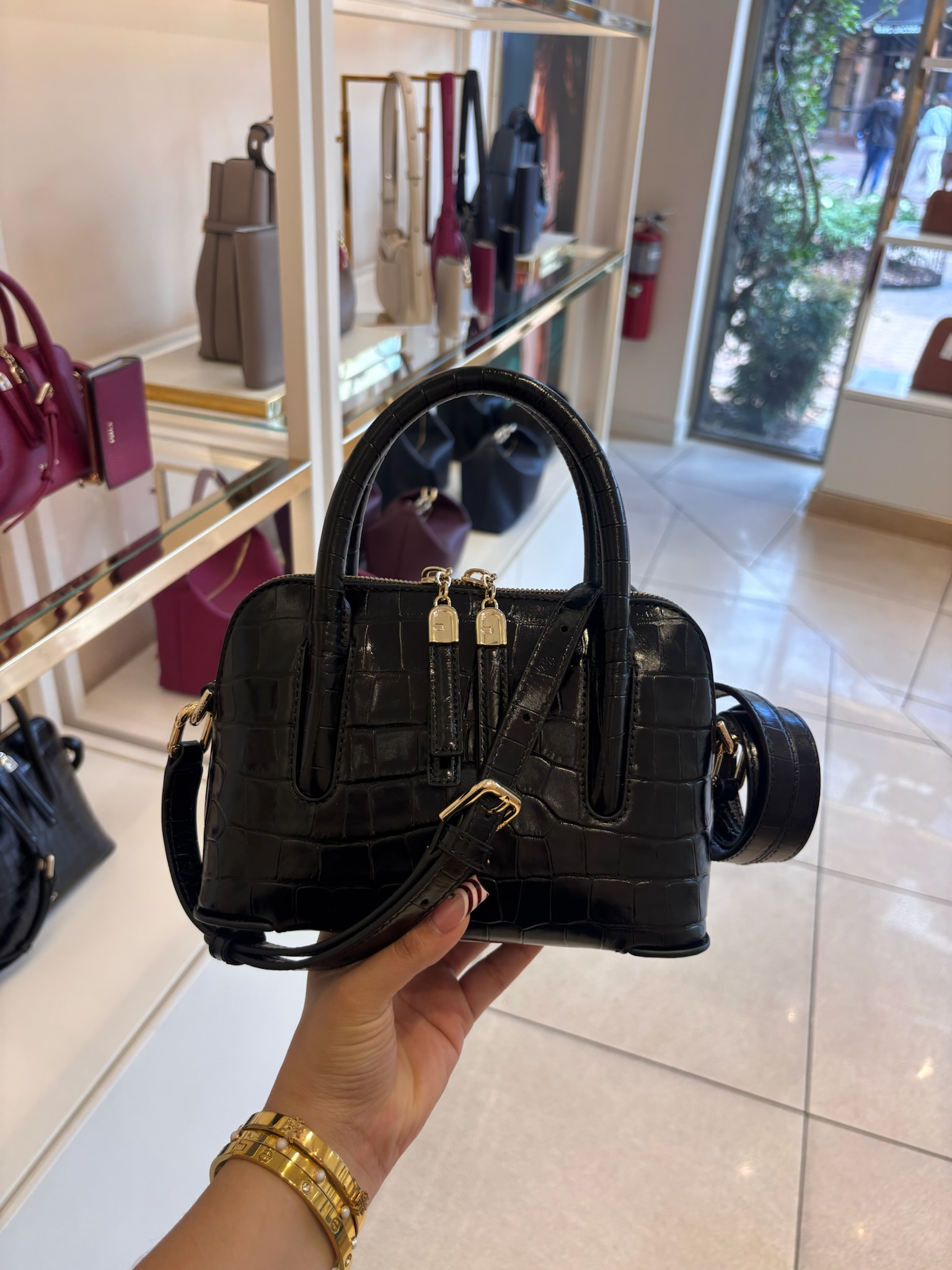 【預購】FURLA H040472 黑色鱷魚紋牛皮雙拉鍊手提斜背貝殼包
