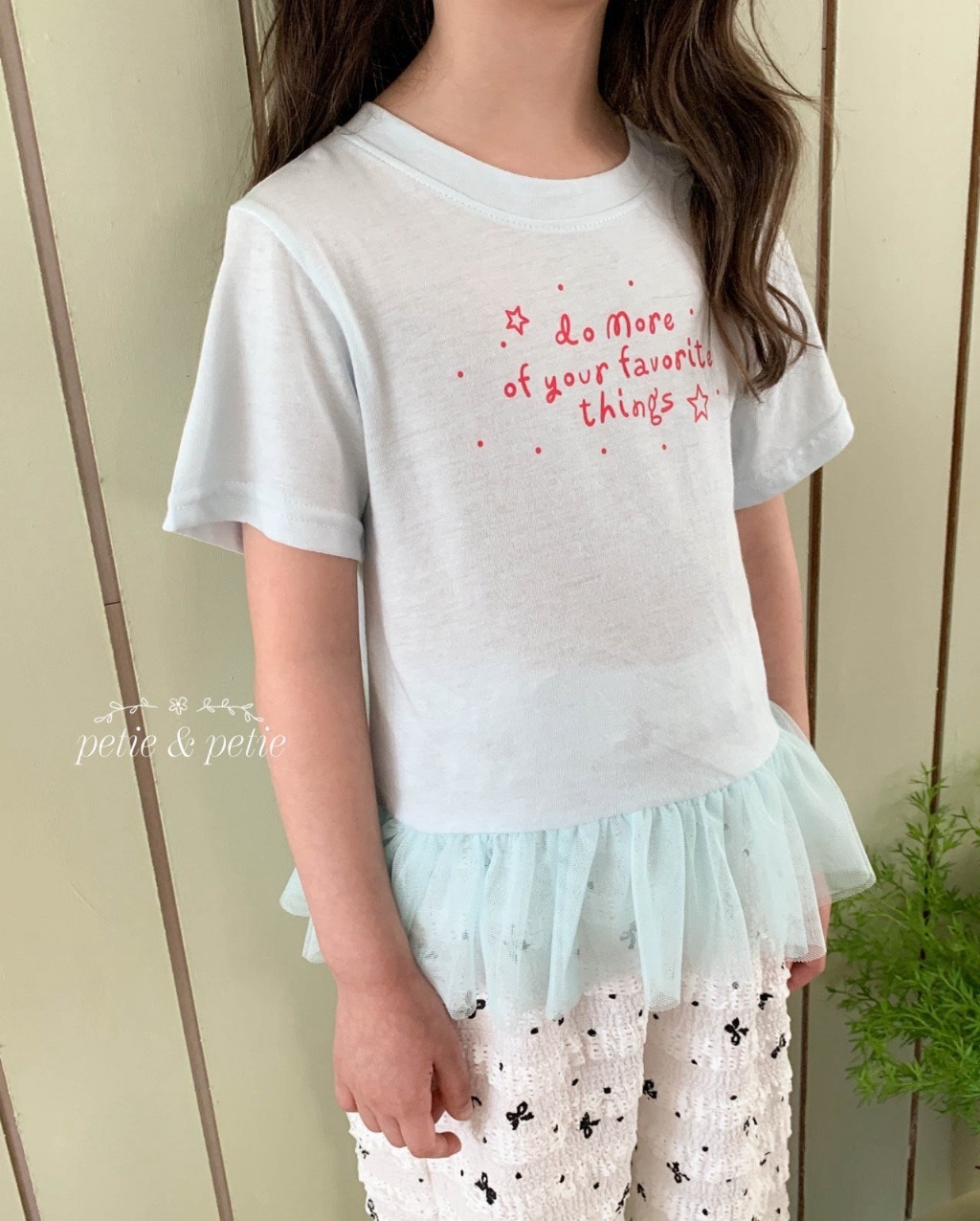 正韓夏Petitpetit 兩色蕾絲拼接字母上衣