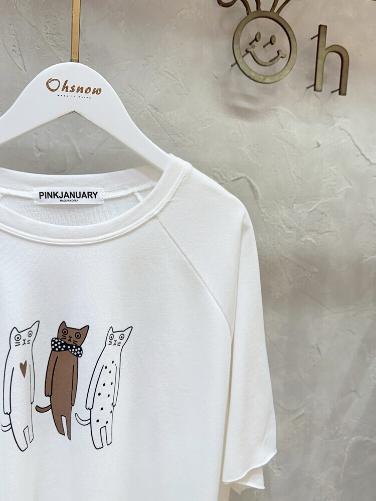 線條長長貓咪上衣