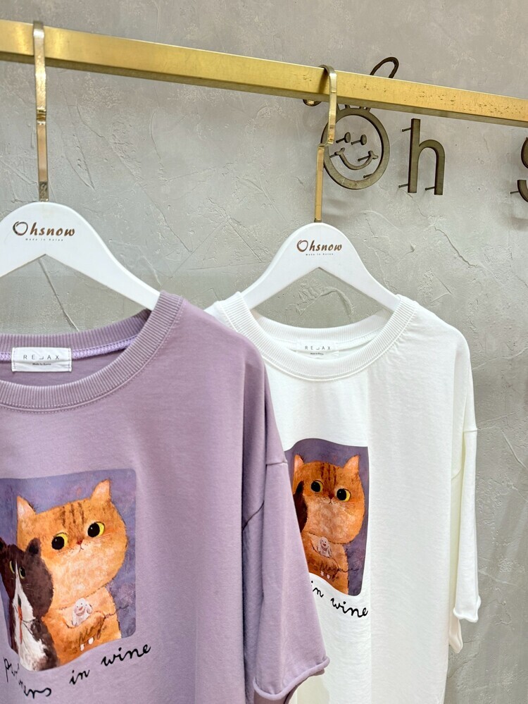 兩隻貓咪手繪風上衣