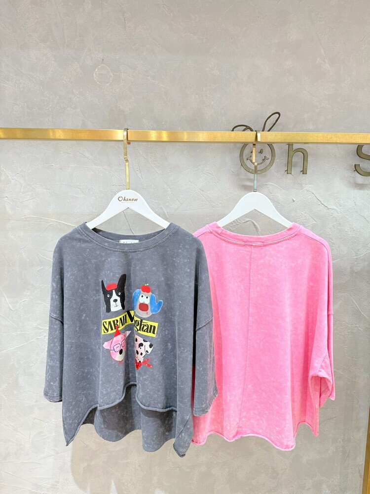 英字大頭狗狗蠟染上衣