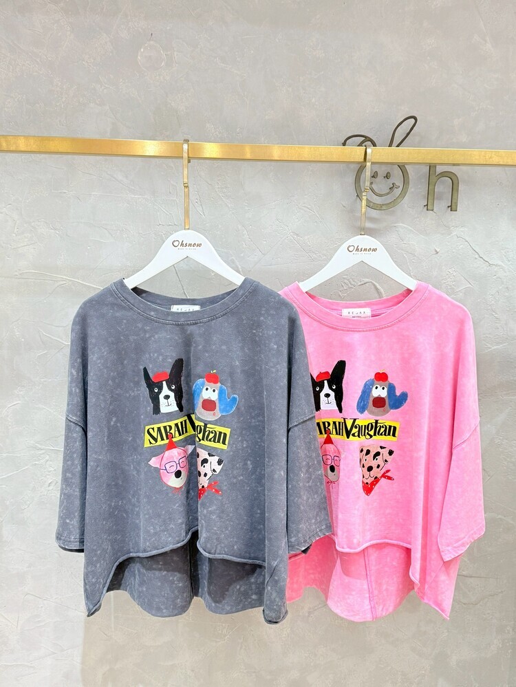 英字大頭狗狗蠟染上衣