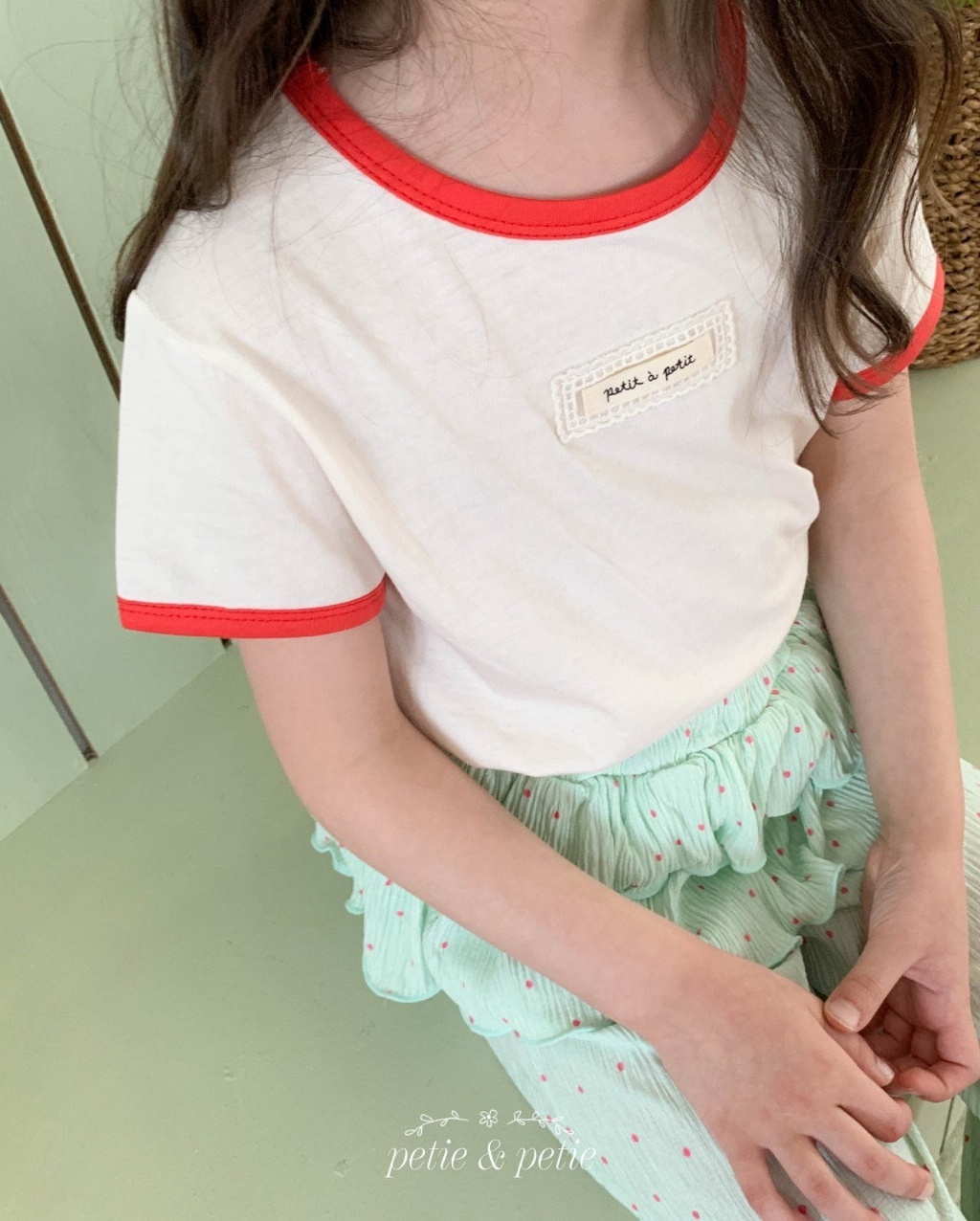 正韓夏Petitpetit 兩色蕾絲小標上衣