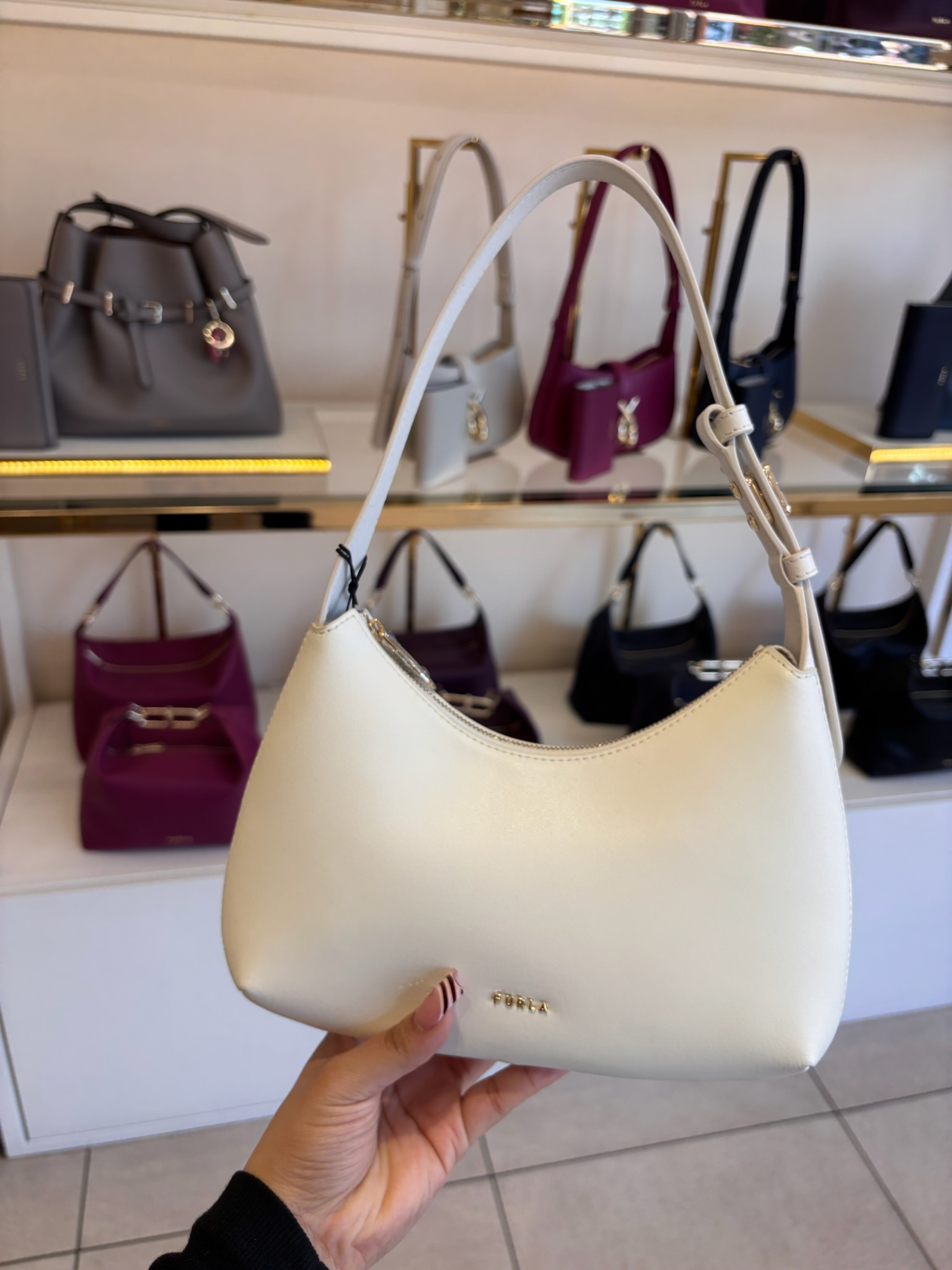 【預購】FURLA H040478 平滑牛皮半月腋下單肩包