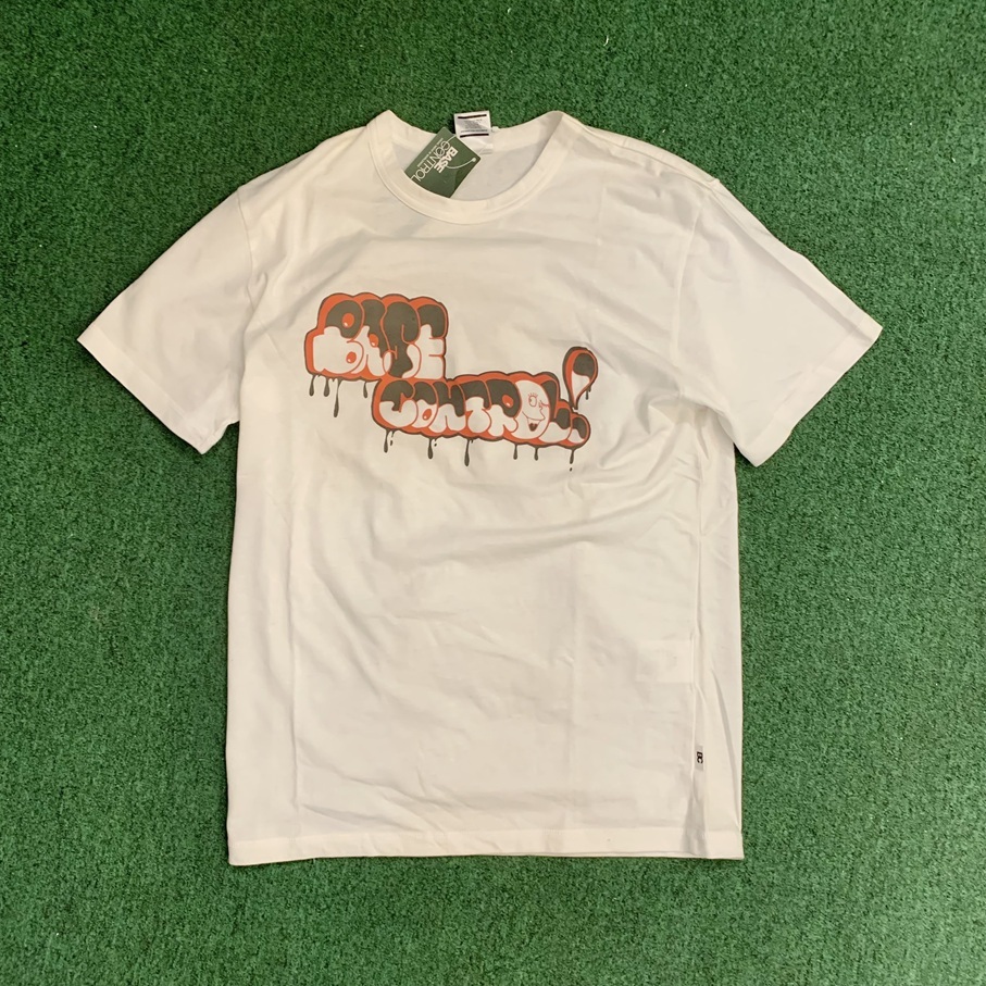 BASE CONTROL PRINTS LOGO TEE  ((S+)) *新品 (未使用) - WHITE SIZE S IN STOCK NOW (現貨發售中)