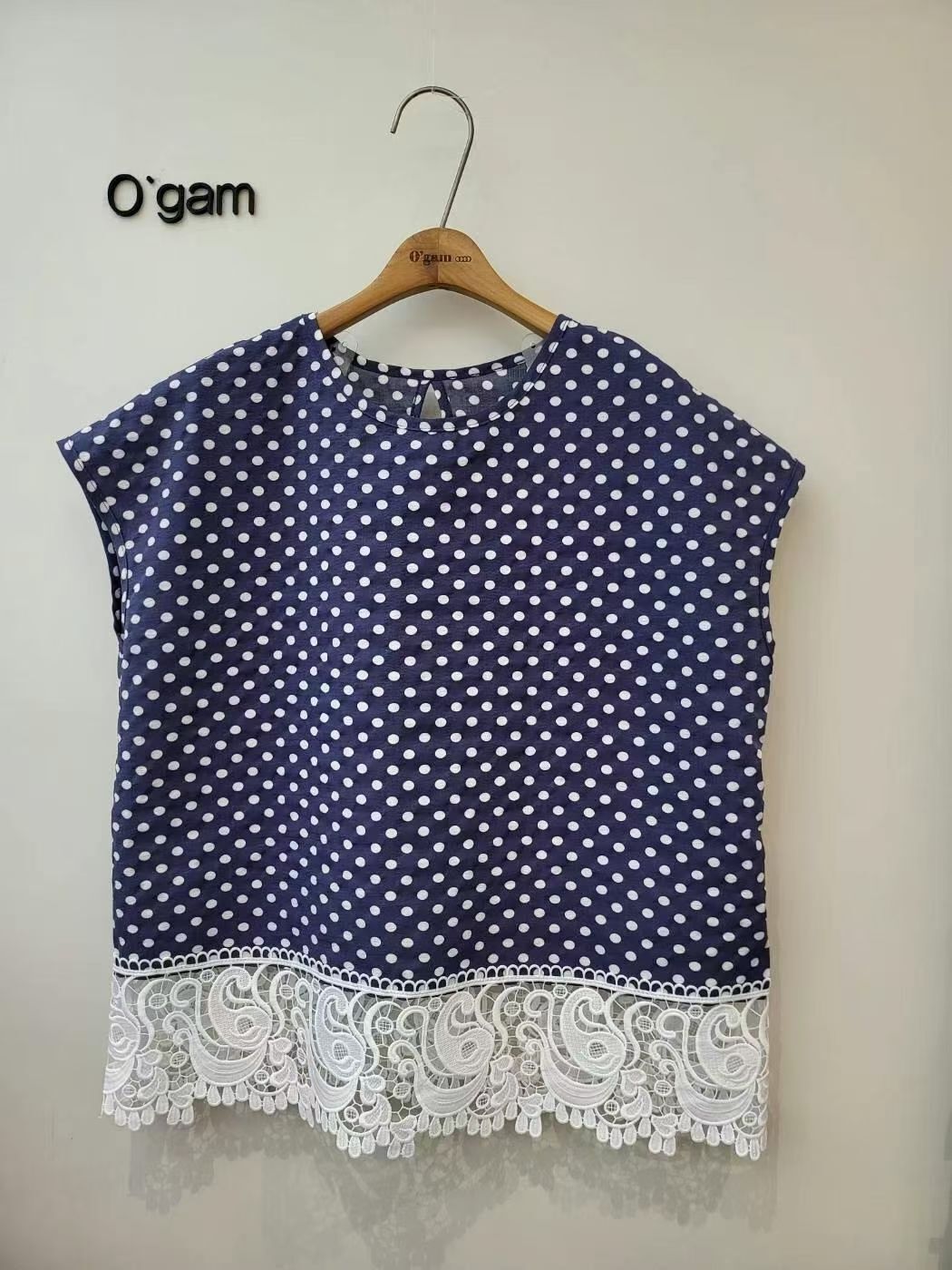 韓國波點拼Lace top ~156AJ