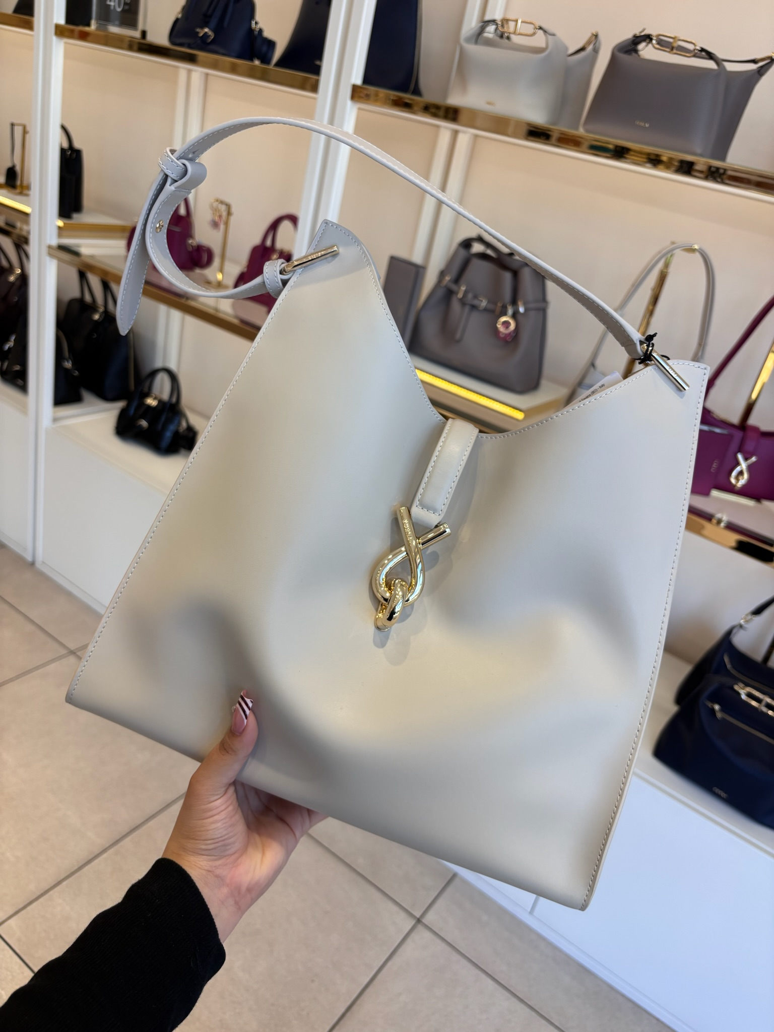 【預購】FURLA H040479 平滑牛皮交織金屬扣大號單肩包