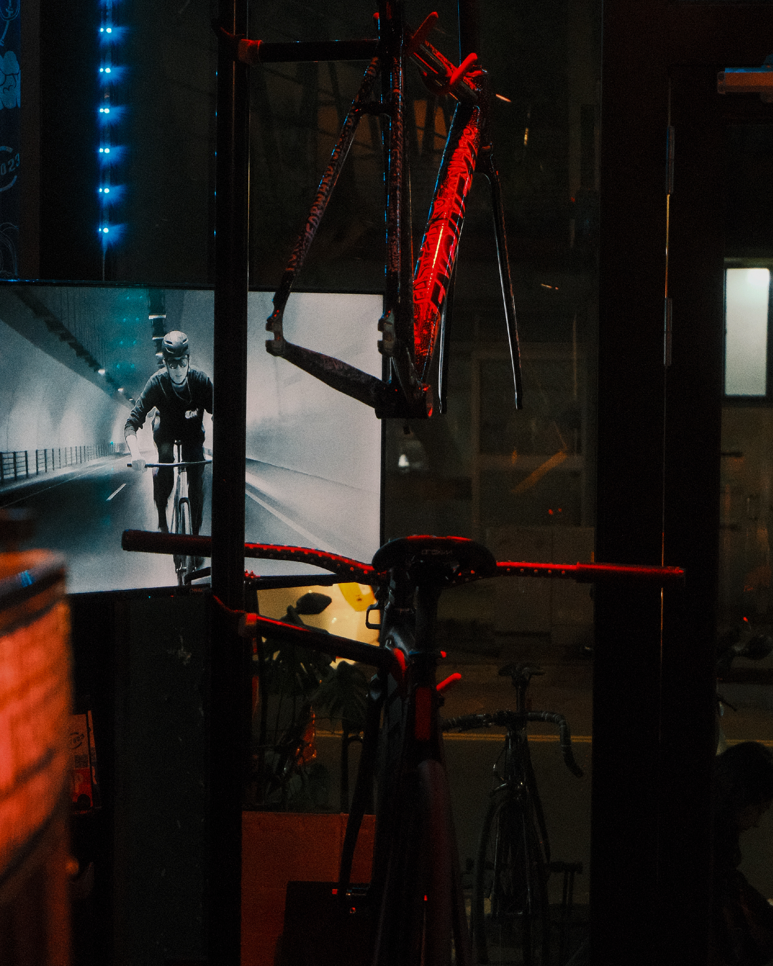 Reveal primary image