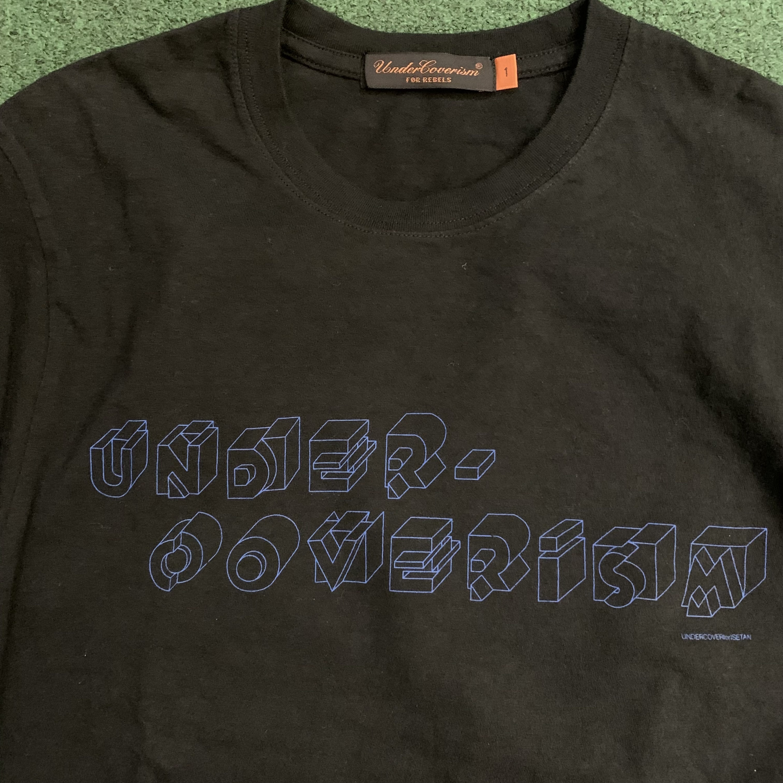 UNDERCOVER 3D WORDS LOGO TEE ((S+)) *新品 (未使用) - BLACK SIZE S IN STOCK NOW (現貨發售中)
