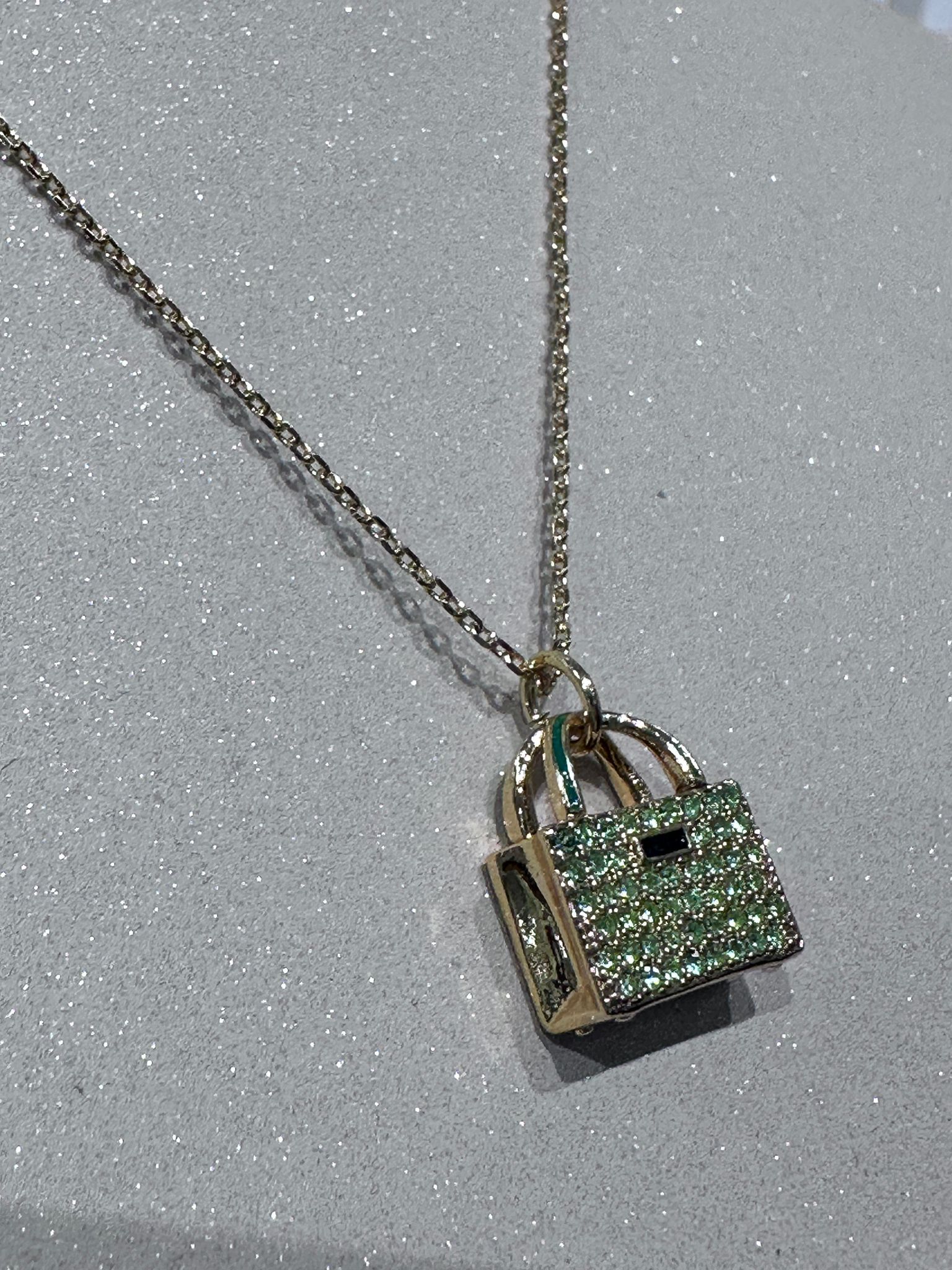 RY57 KS 禮物盒綠色閃閃頸鏈 (幼鏈) Sweet Treasures Mini Pendant