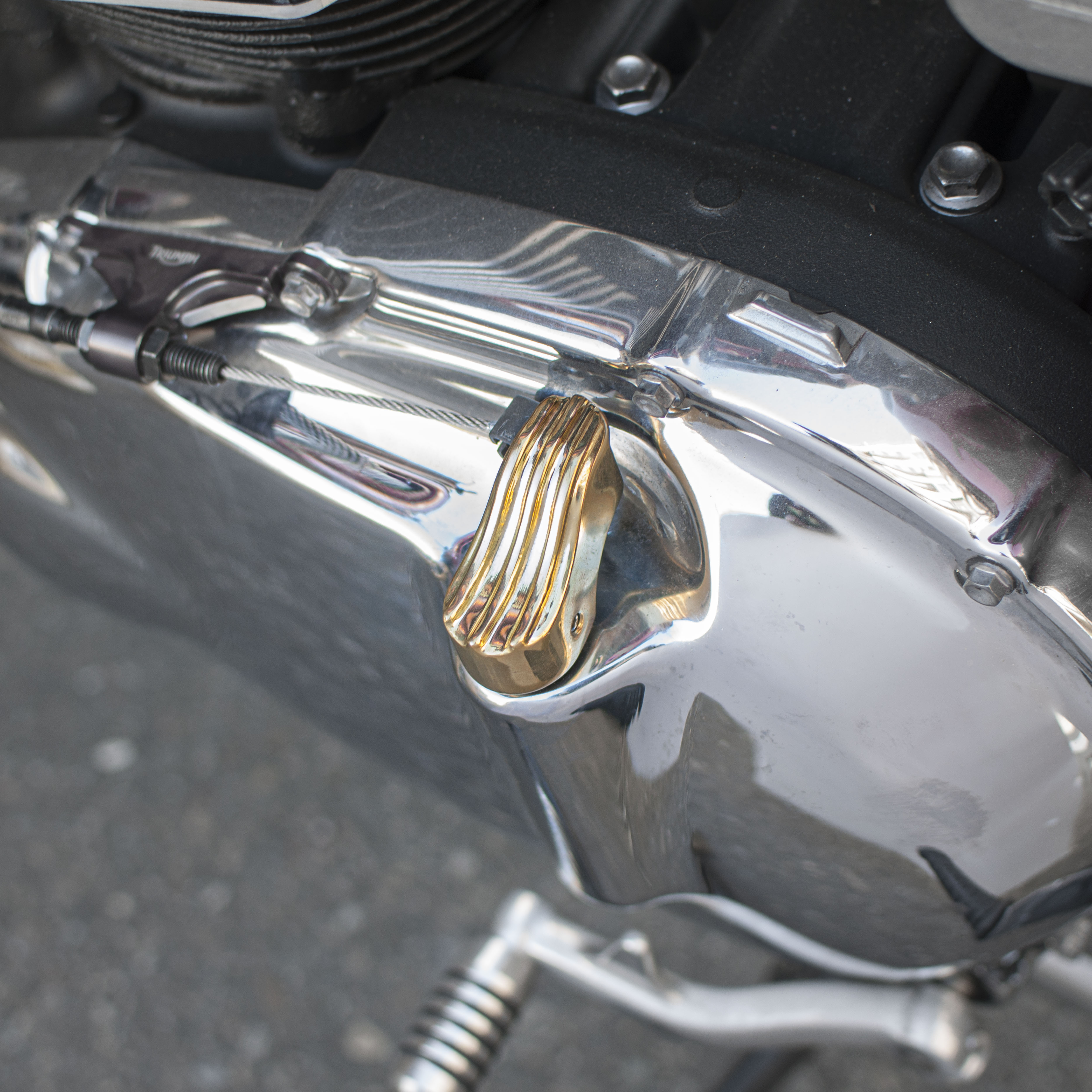 Motone 氣冷凱旋專用 拉索蓋 - 黃銅