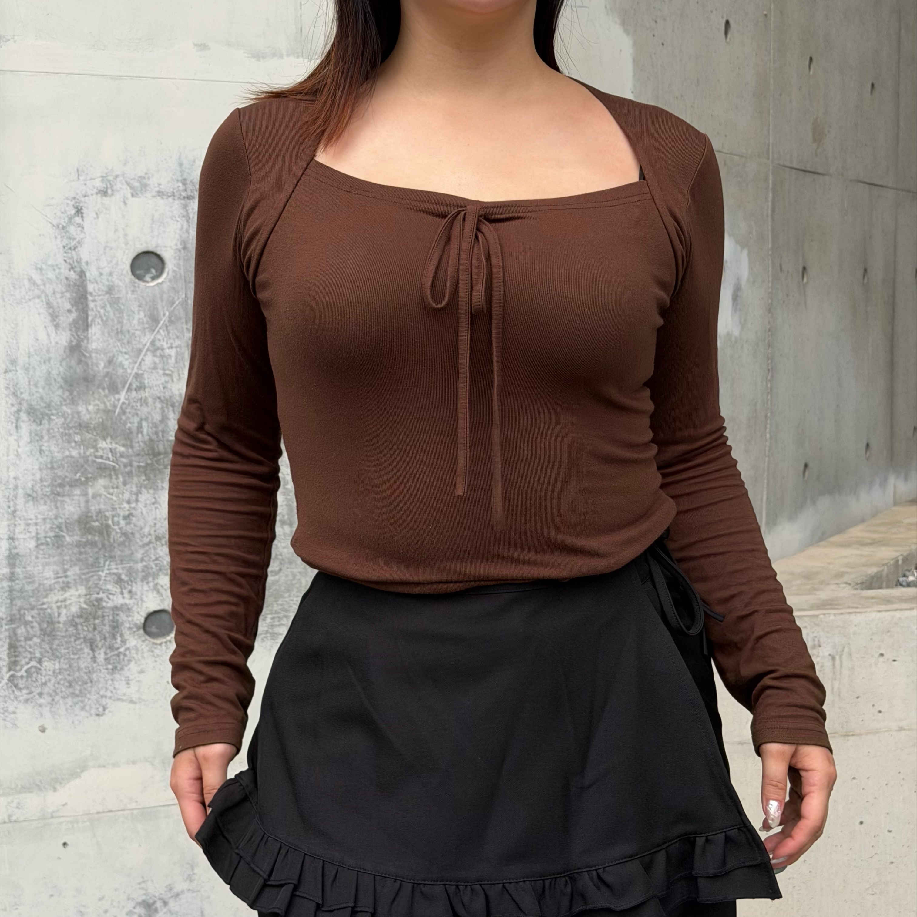 A5修肩綁帶 柔彈方領長袖