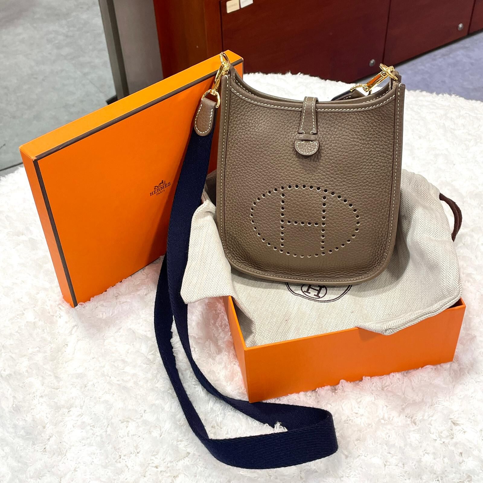 98%NEW二手HERMES MINI EVELYNE D刻 ETOUPE GHW 大象灰TC皮/金扣 藍帶 #E16 #香榭站正品