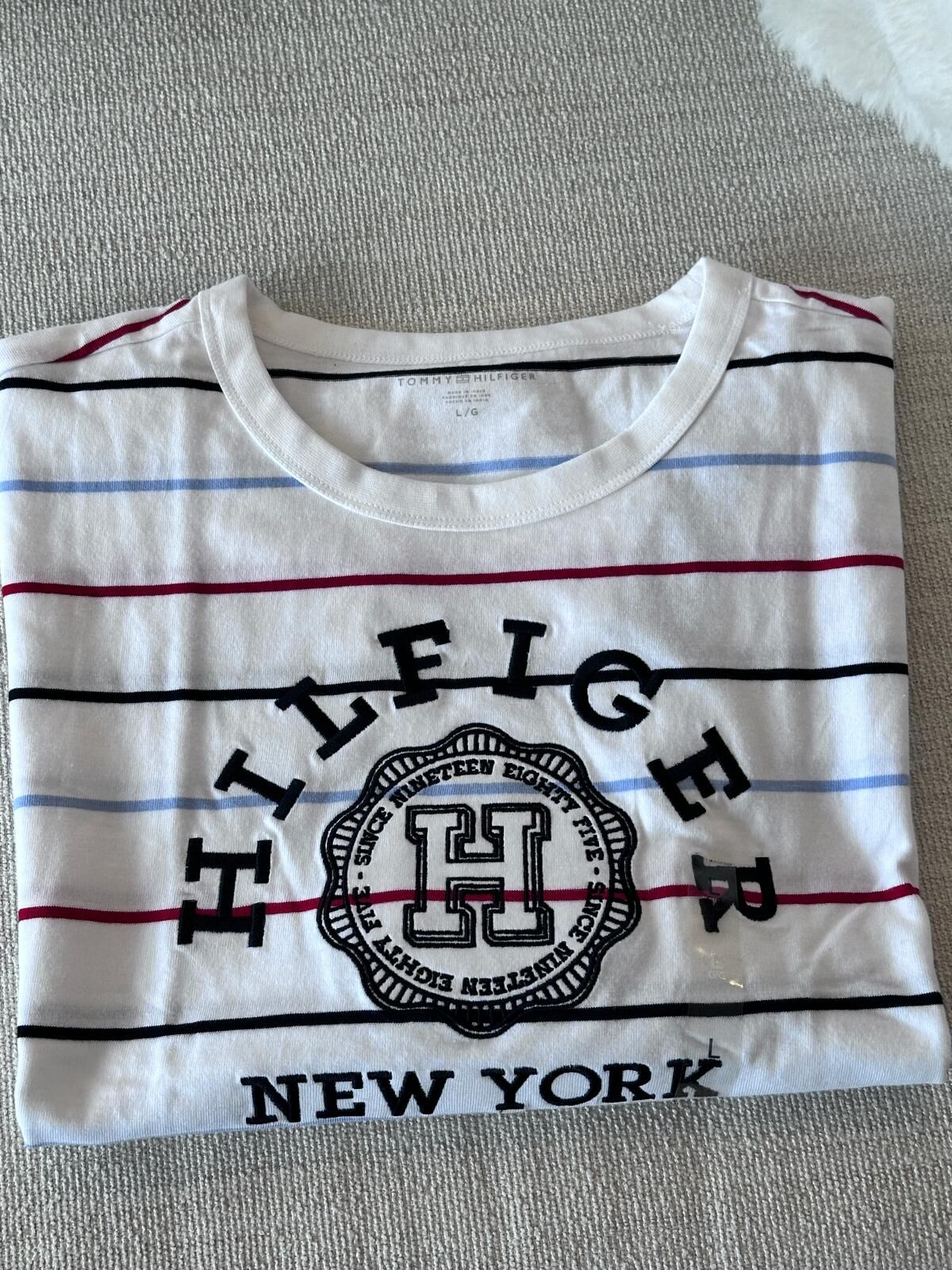 RY74 Tommy  女裝 黑色logo彩色間條白色短袖衫