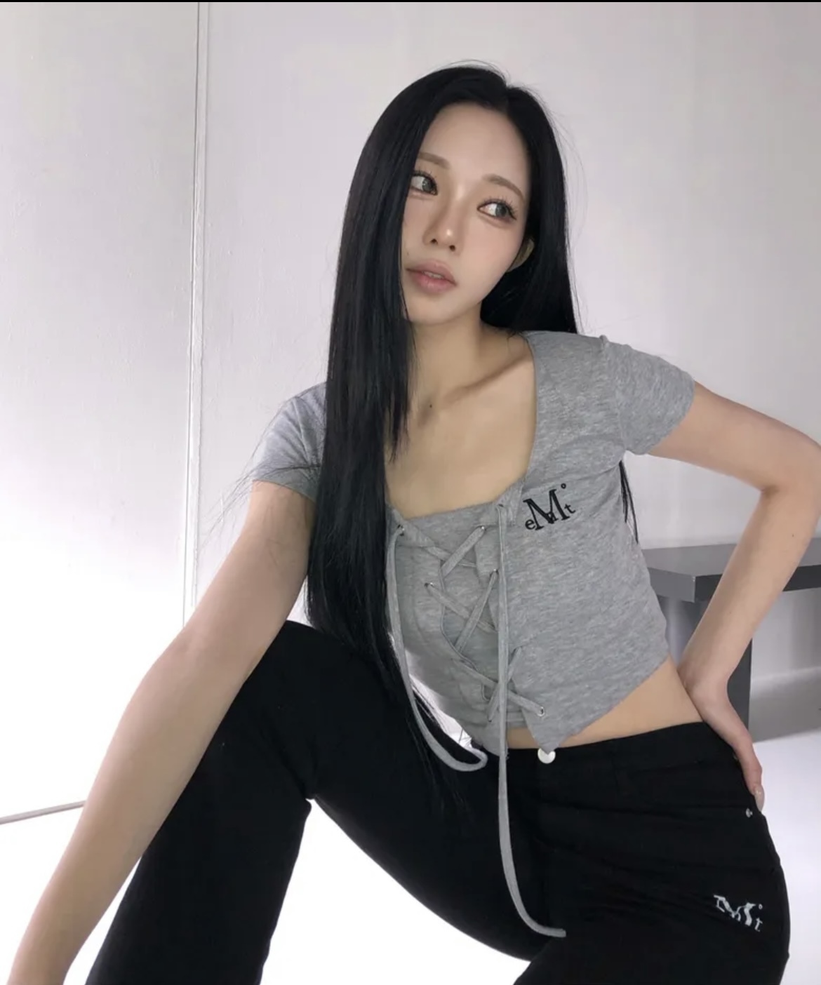 (預購）韓國MUCENT 綁帶短版T