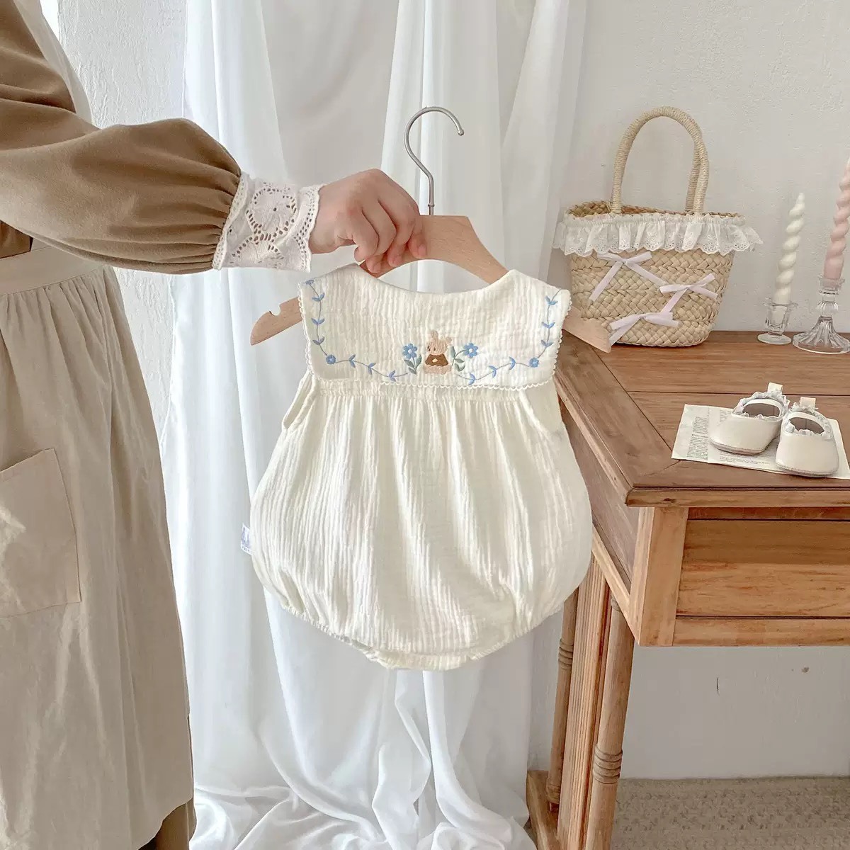 可愛翻領無袖包屁衣