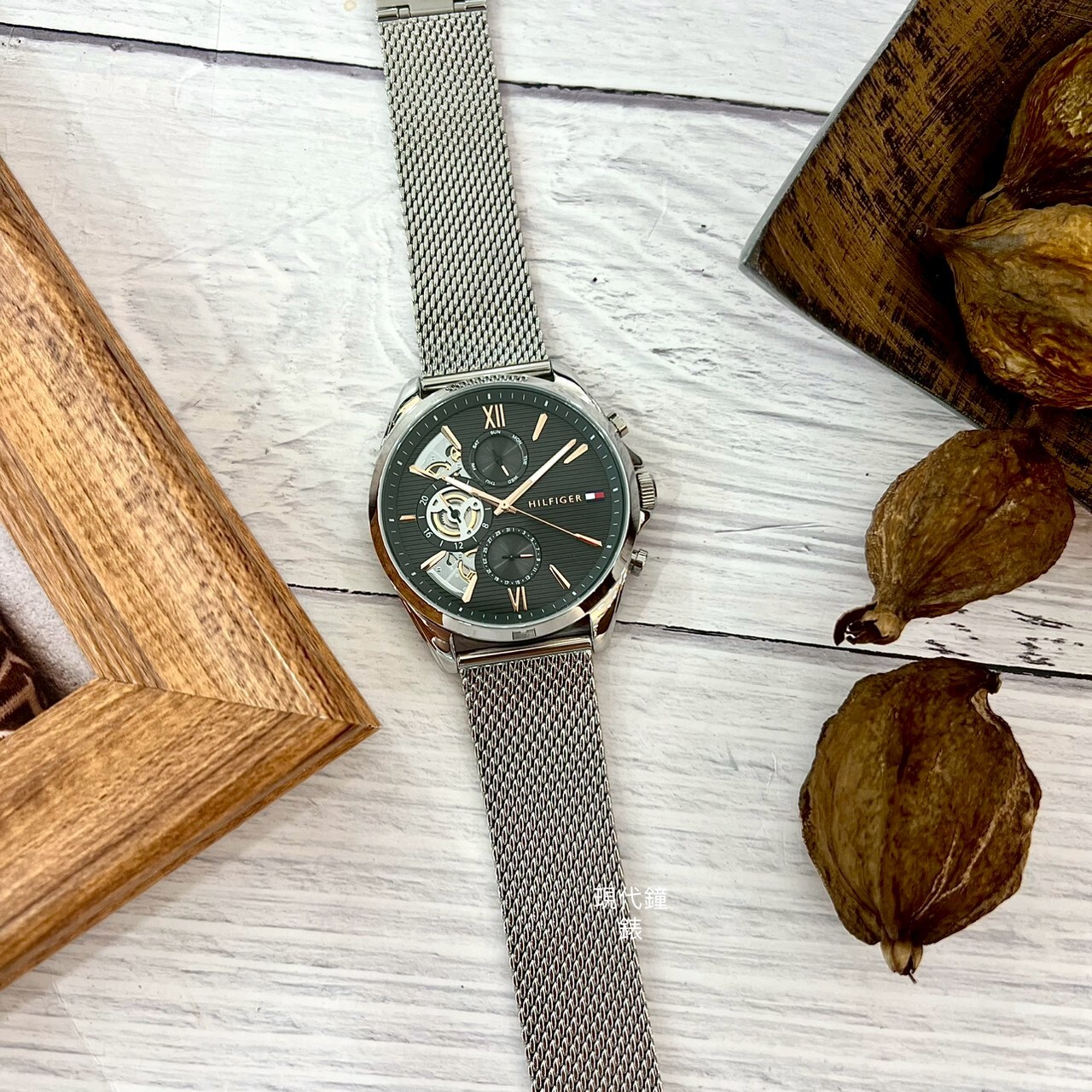 【Tommy Hilfiger】鏤空復刻羅馬字紳士錶 1710646 43.5mm 現代鐘錶