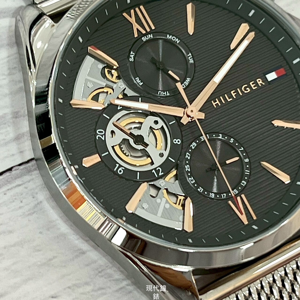 【Tommy Hilfiger】鏤空復刻羅馬字紳士錶 1710646 43.5mm 現代鐘錶