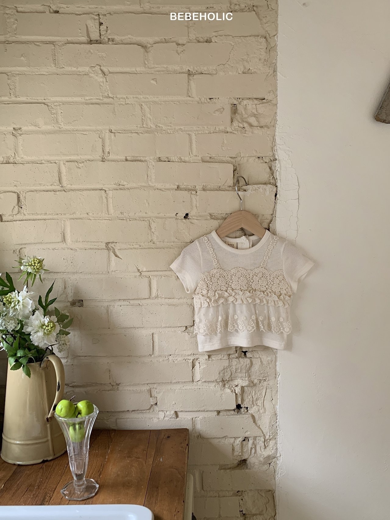Bebe Holic Vanilla Tee