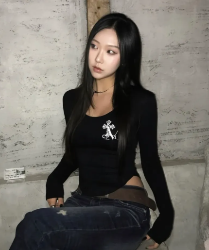 韓國🇰🇷連線 MUCENT 十字架豹紋印花修身長袖T 合身 短版 長袖 豹紋 打底 2色(任買兩件7-11免運)/預購