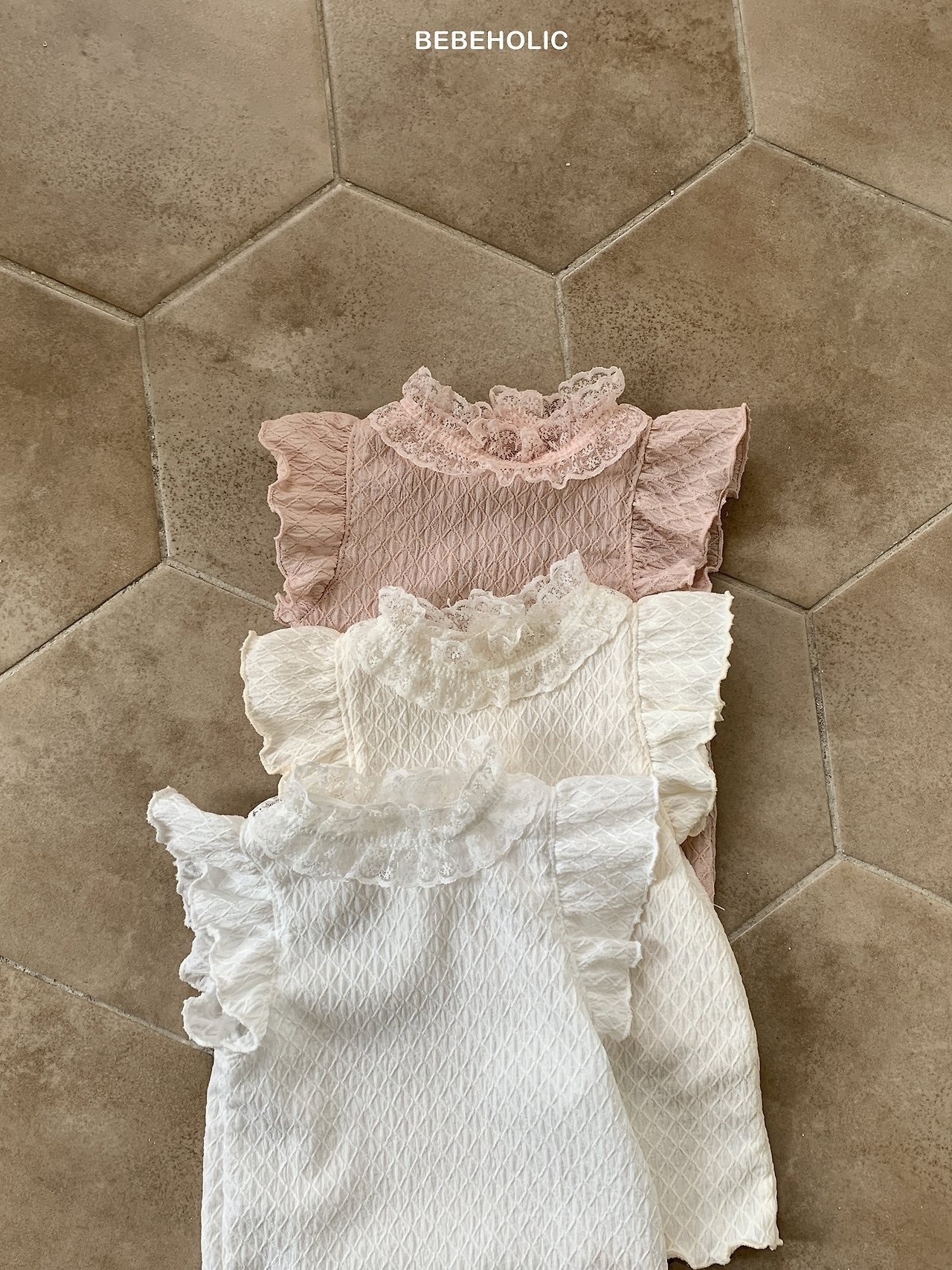 Bebe Holic Sugar Frill Tee