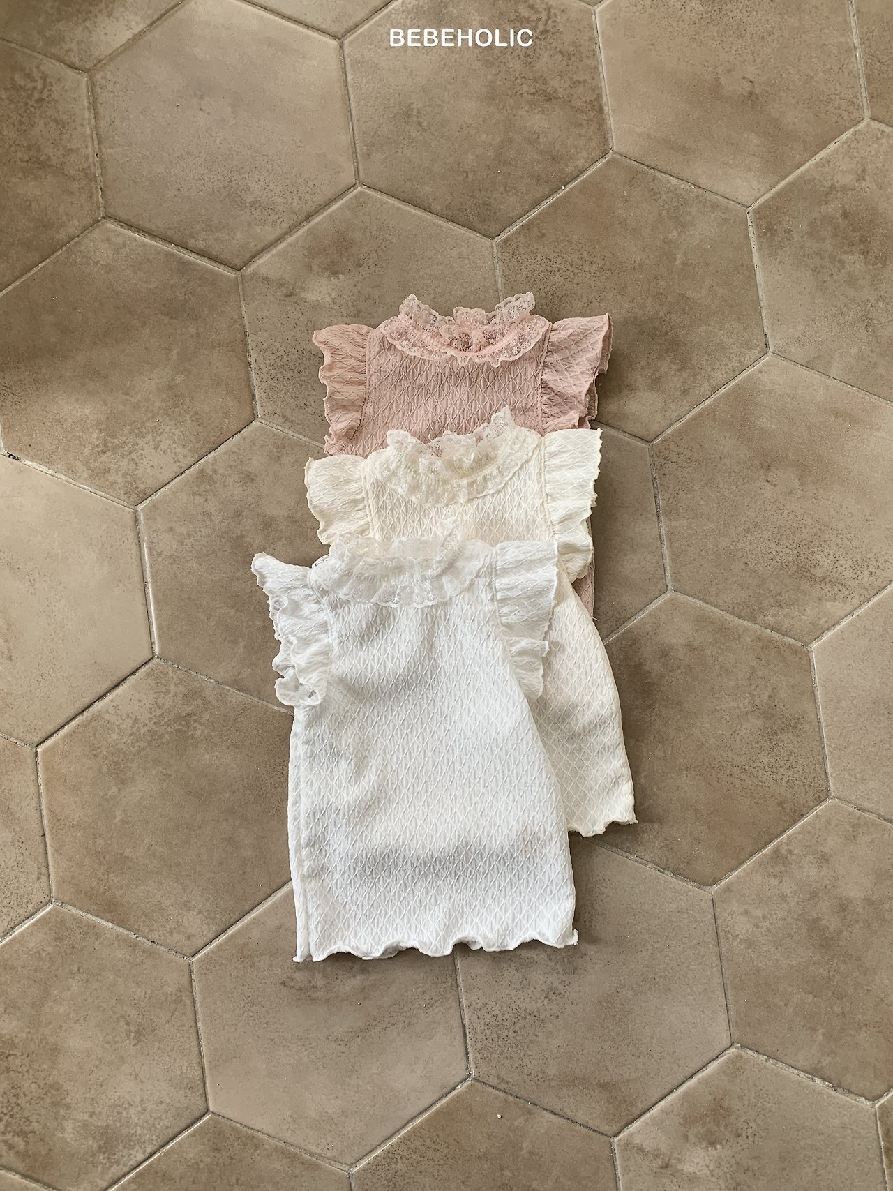 Bebe Holic Sugar Frill Tee
