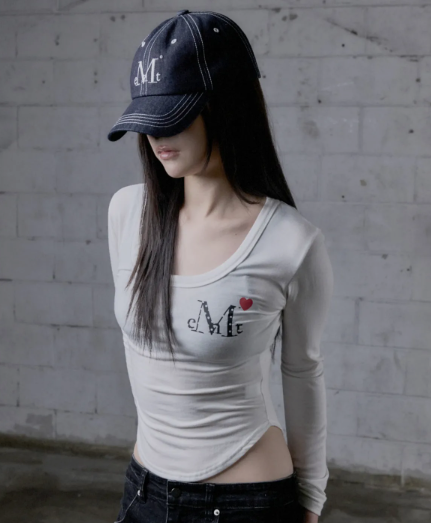 韓國🇰🇷連線 MUCENT 迷你愛心點點Logo大圓領薄長袖 合身 短版 長袖 點點 愛心 打底 4色(任買兩件7-11免運)/預購